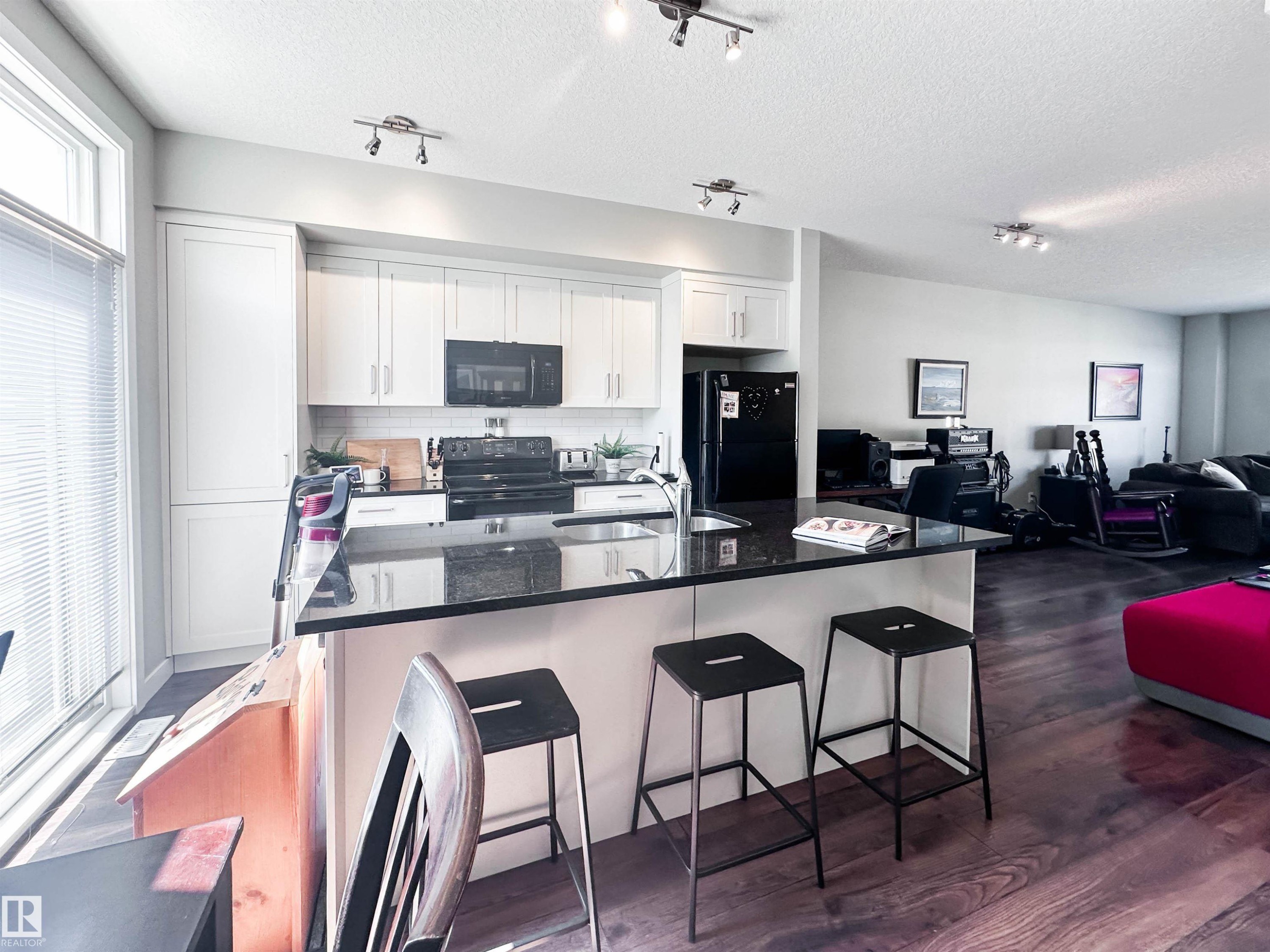 #89 600 Bellerose Dr, St. Albert, AB - Indoor Photo Showing Kitchen