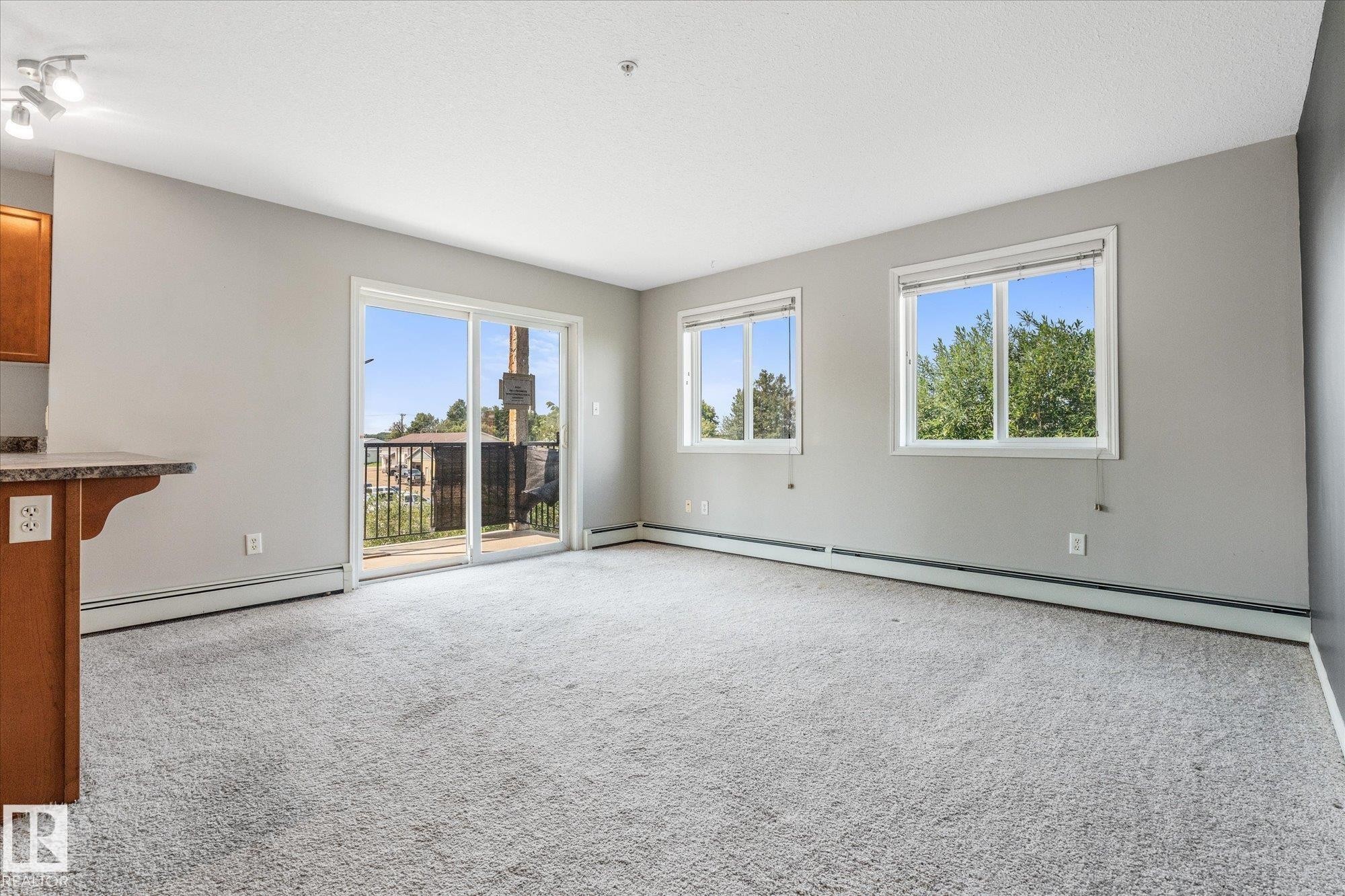 #208 4903 47 Av, Stony Plain, AB - Indoor Photo Showing Other Room