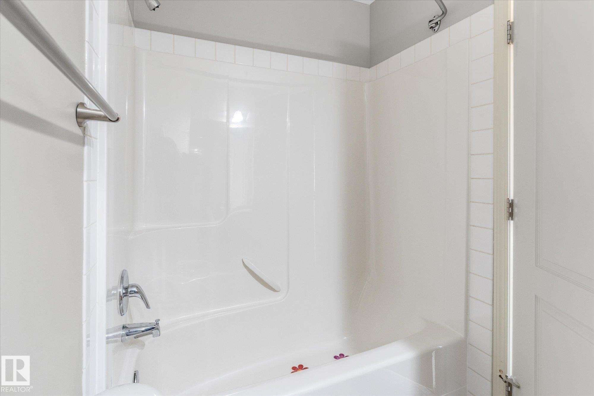 #208 4903 47 Av, Stony Plain, AB - Indoor Photo Showing Bathroom