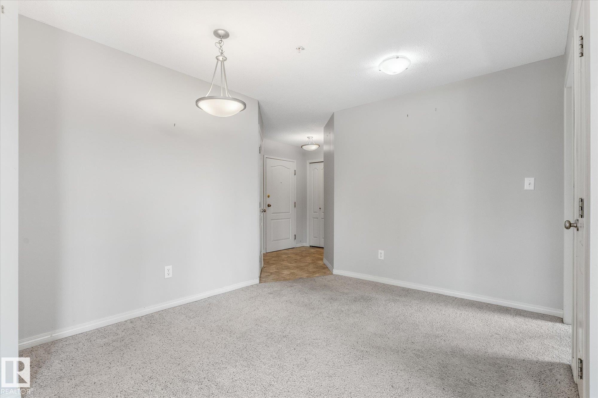 #208 4903 47 Av, Stony Plain, AB - Indoor Photo Showing Other Room