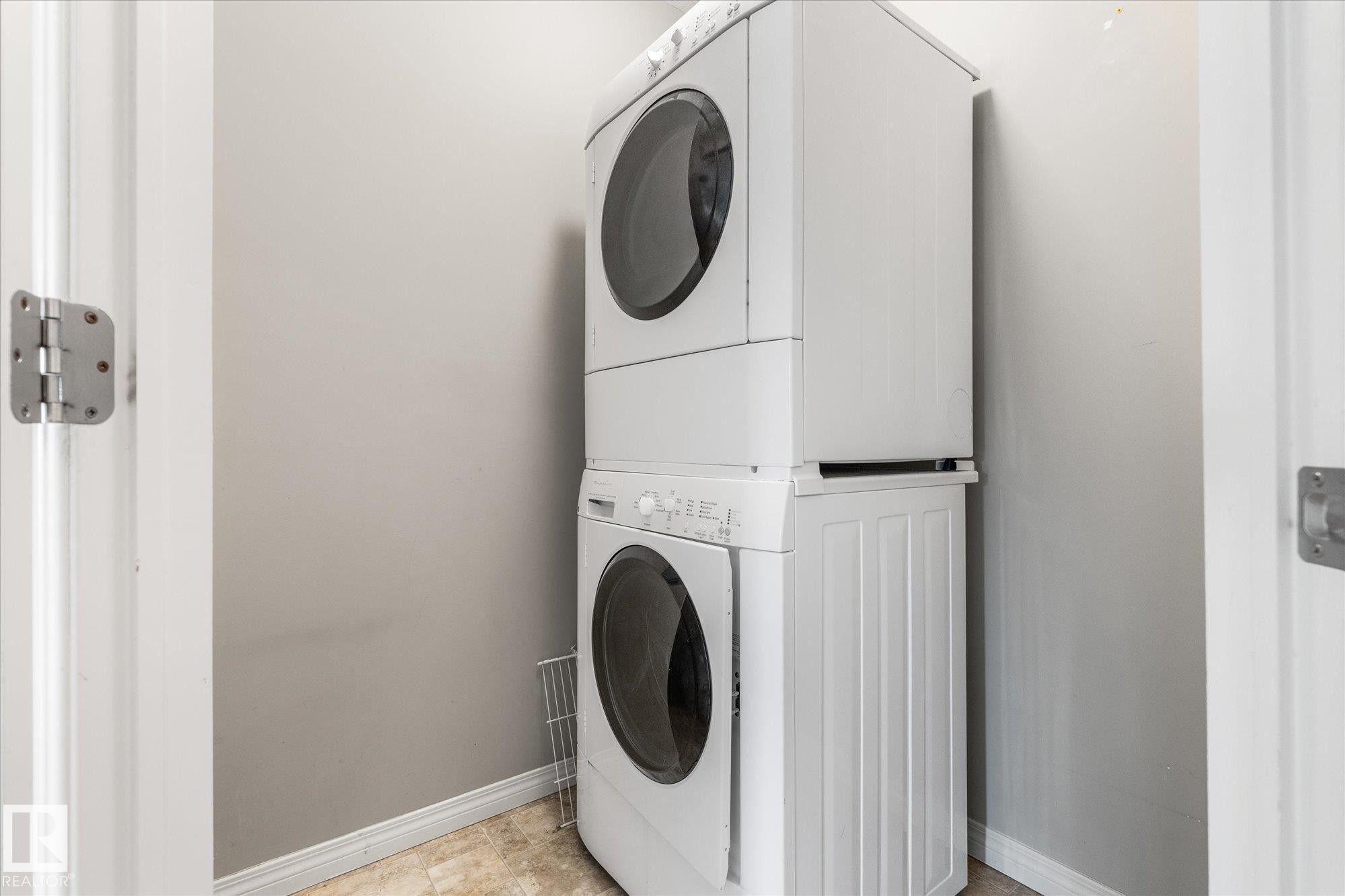 #208 4903 47 Av, Stony Plain, AB - Indoor Photo Showing Laundry Room