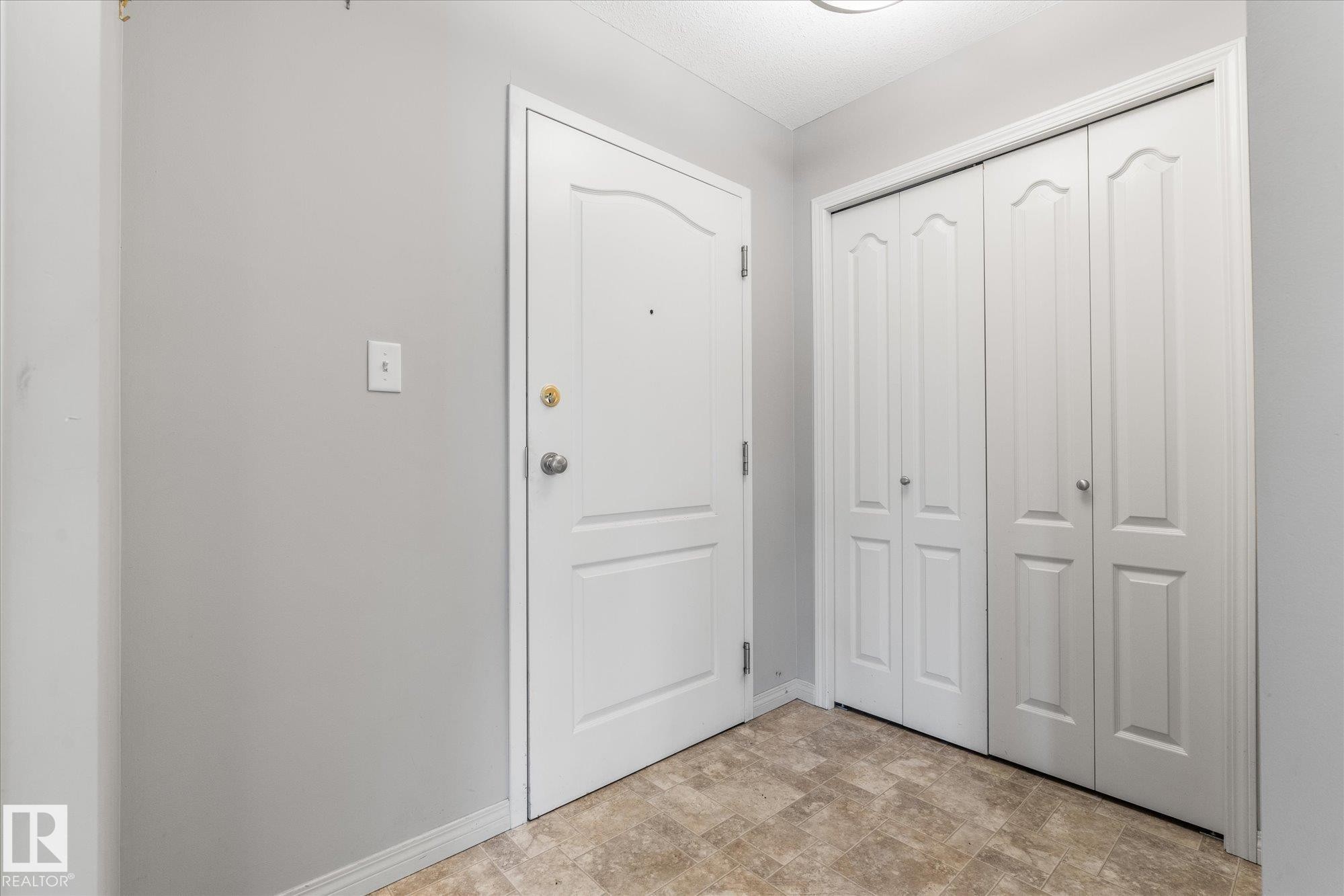 #208 4903 47 Av, Stony Plain, AB - Indoor Photo Showing Other Room