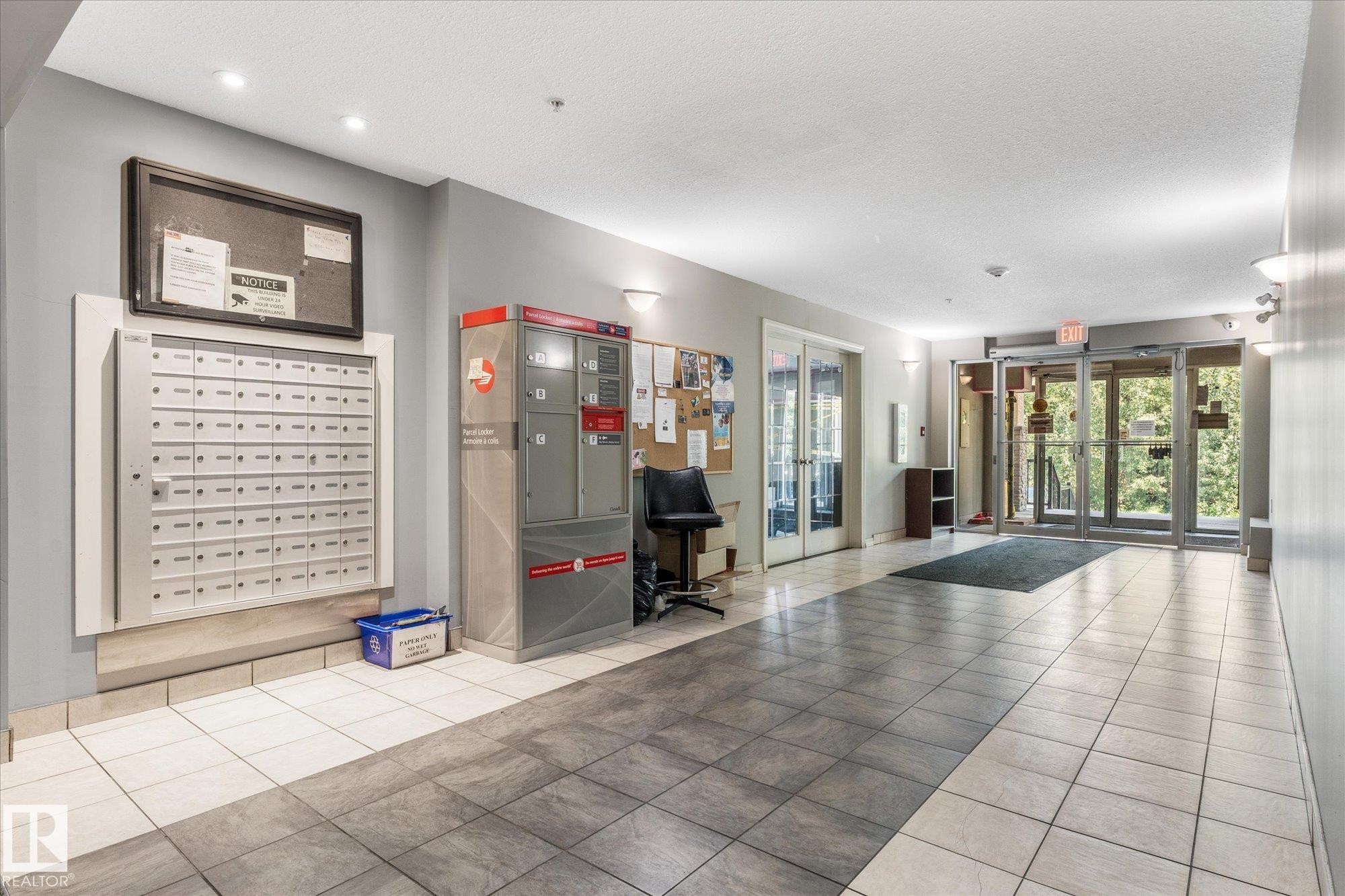#208 4903 47 Av, Stony Plain, AB - Indoor Photo Showing Other Room