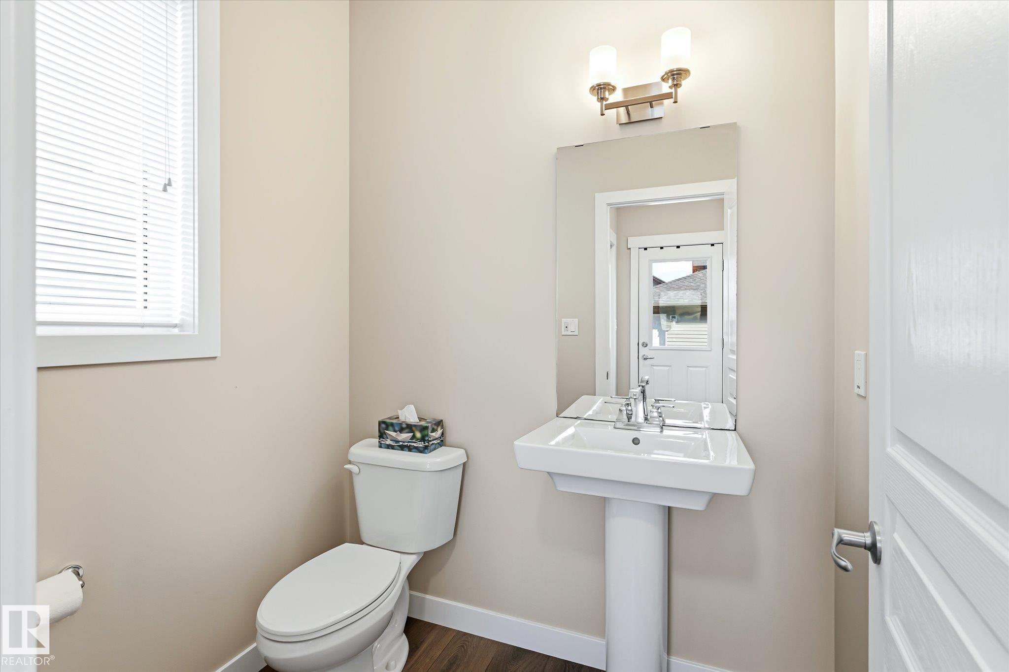 2016 Cavanagh Drive Sw, Edmonton, AB - Indoor Photo Showing Bathroom