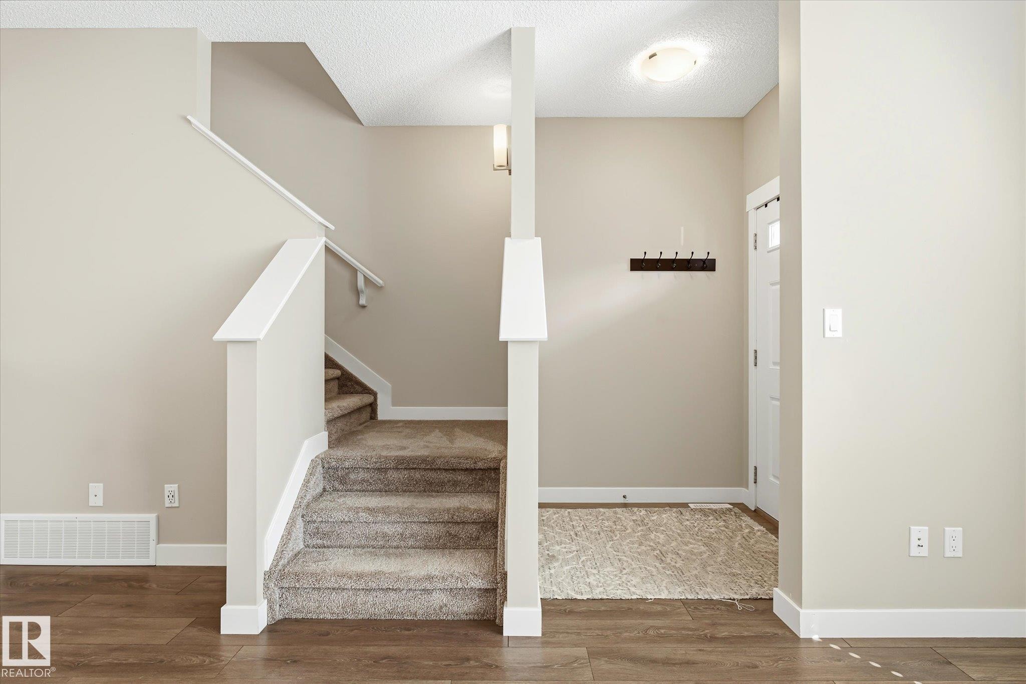 2016 Cavanagh Drive Sw, Edmonton, AB - Indoor Photo Showing Other Room