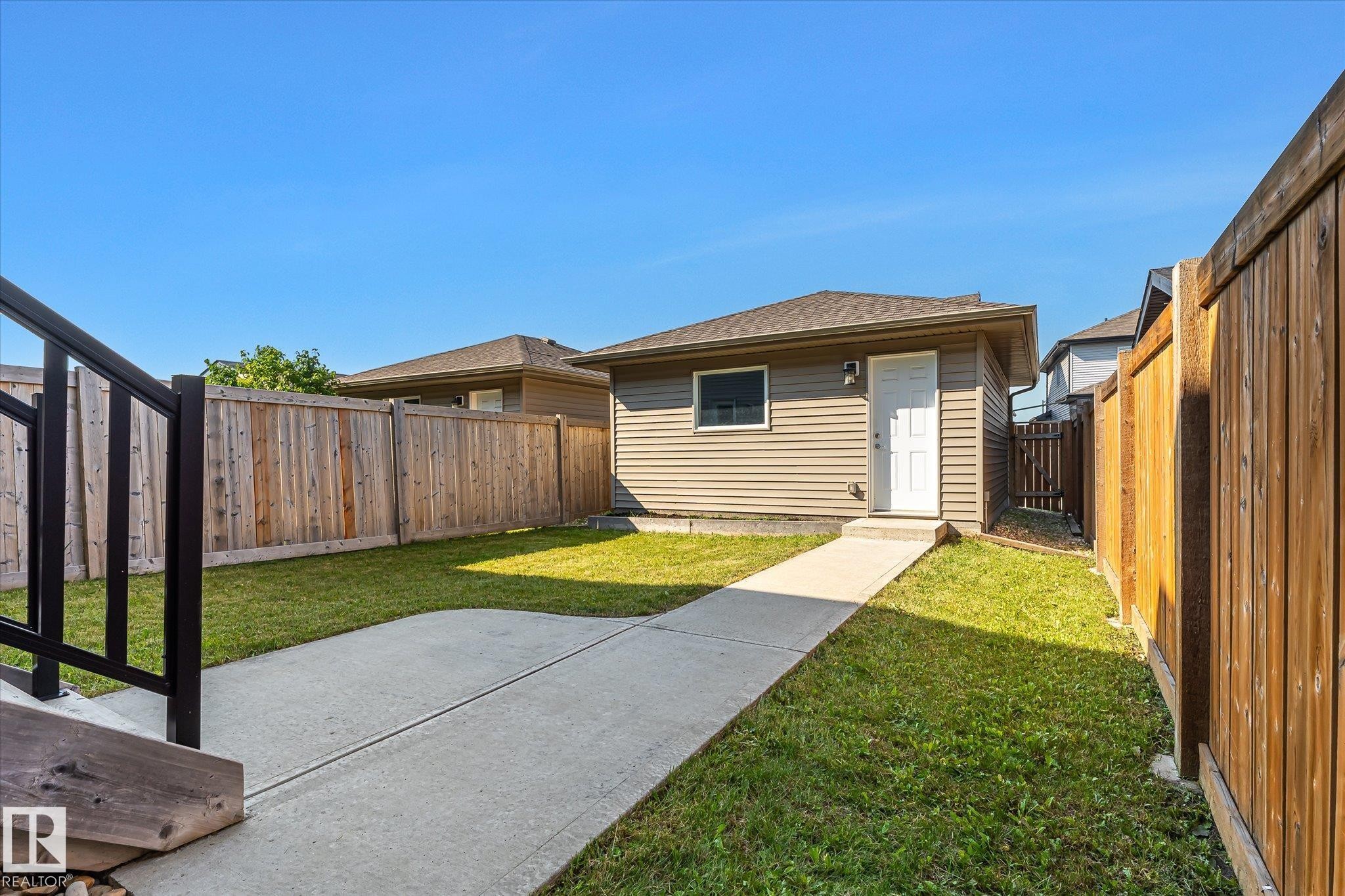 2016 Cavanagh Drive Sw, Edmonton, AB - Outdoor
