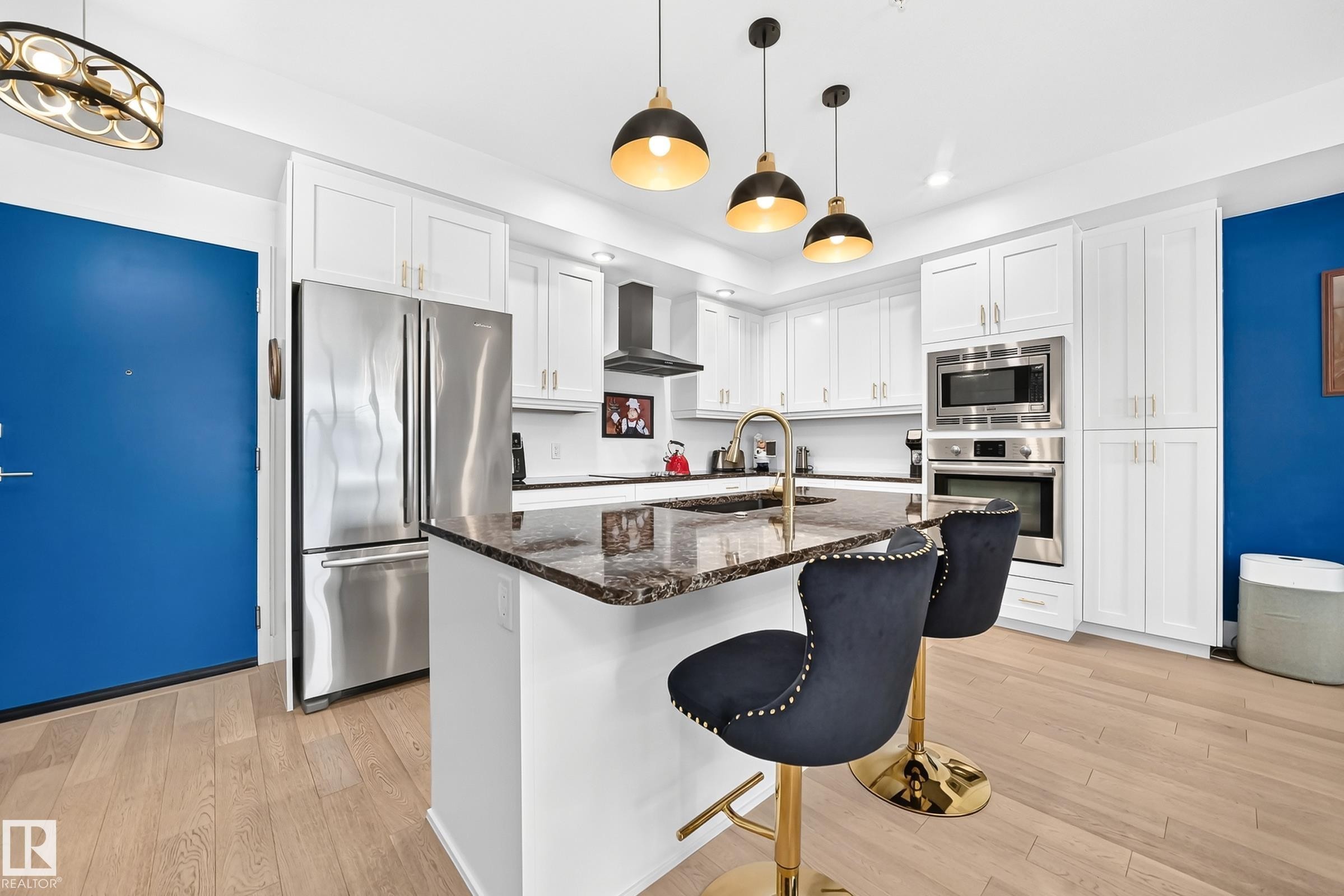 #507 200 Bellerose Dr, St. Albert, AB - Indoor Photo Showing Kitchen With Stainless Steel Kitchen With Upgraded Kitchen