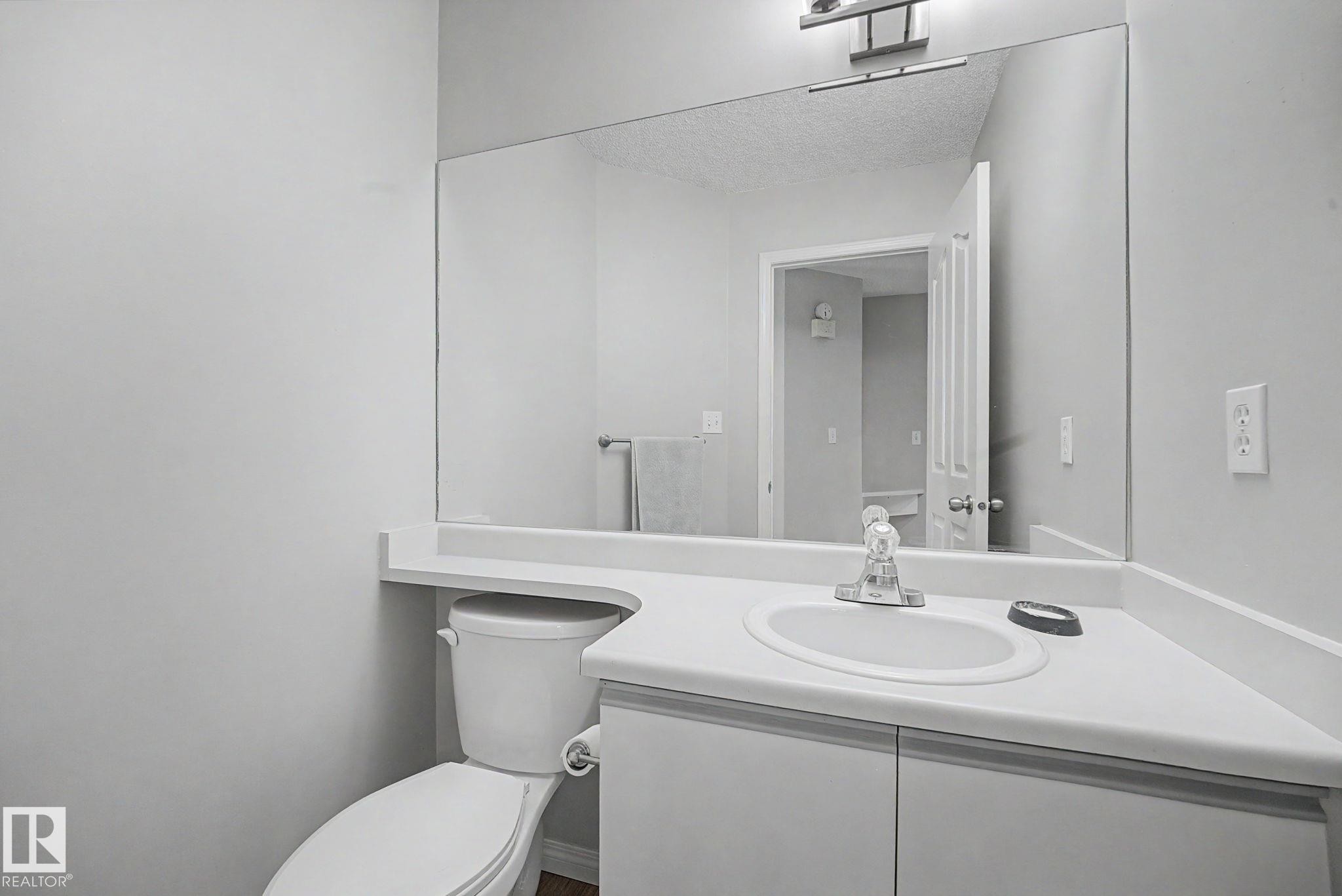 #7 10 Devon Cl, St. Albert, AB - Indoor Photo Showing Bathroom