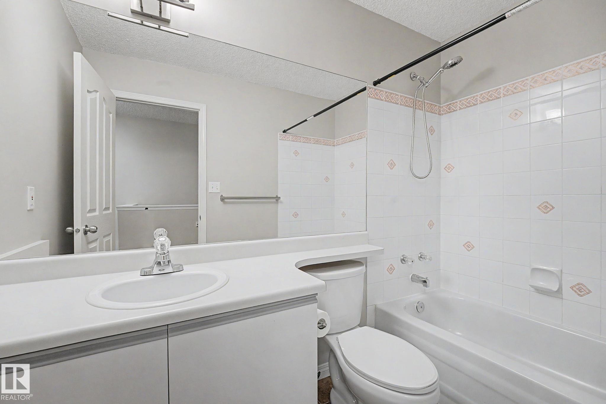 #7 10 Devon Cl, St. Albert, AB - Indoor Photo Showing Bathroom