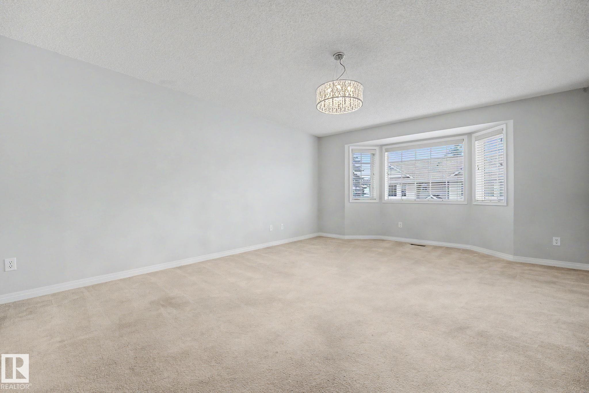 #7 10 Devon Cl, St. Albert, AB - Indoor Photo Showing Other Room