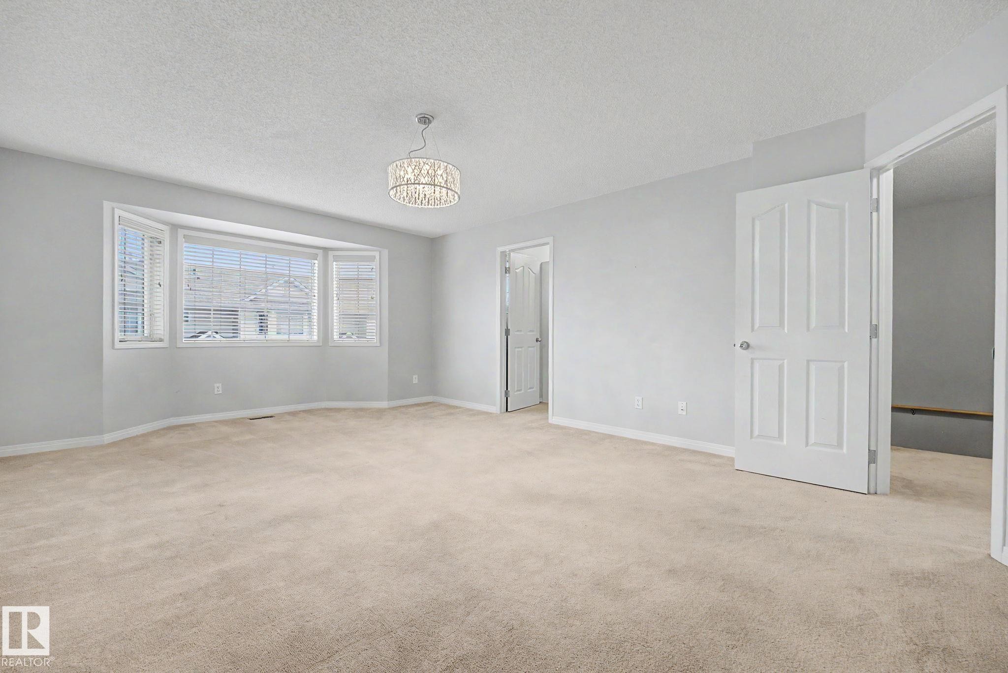 #7 10 Devon Cl, St. Albert, AB - Indoor Photo Showing Other Room
