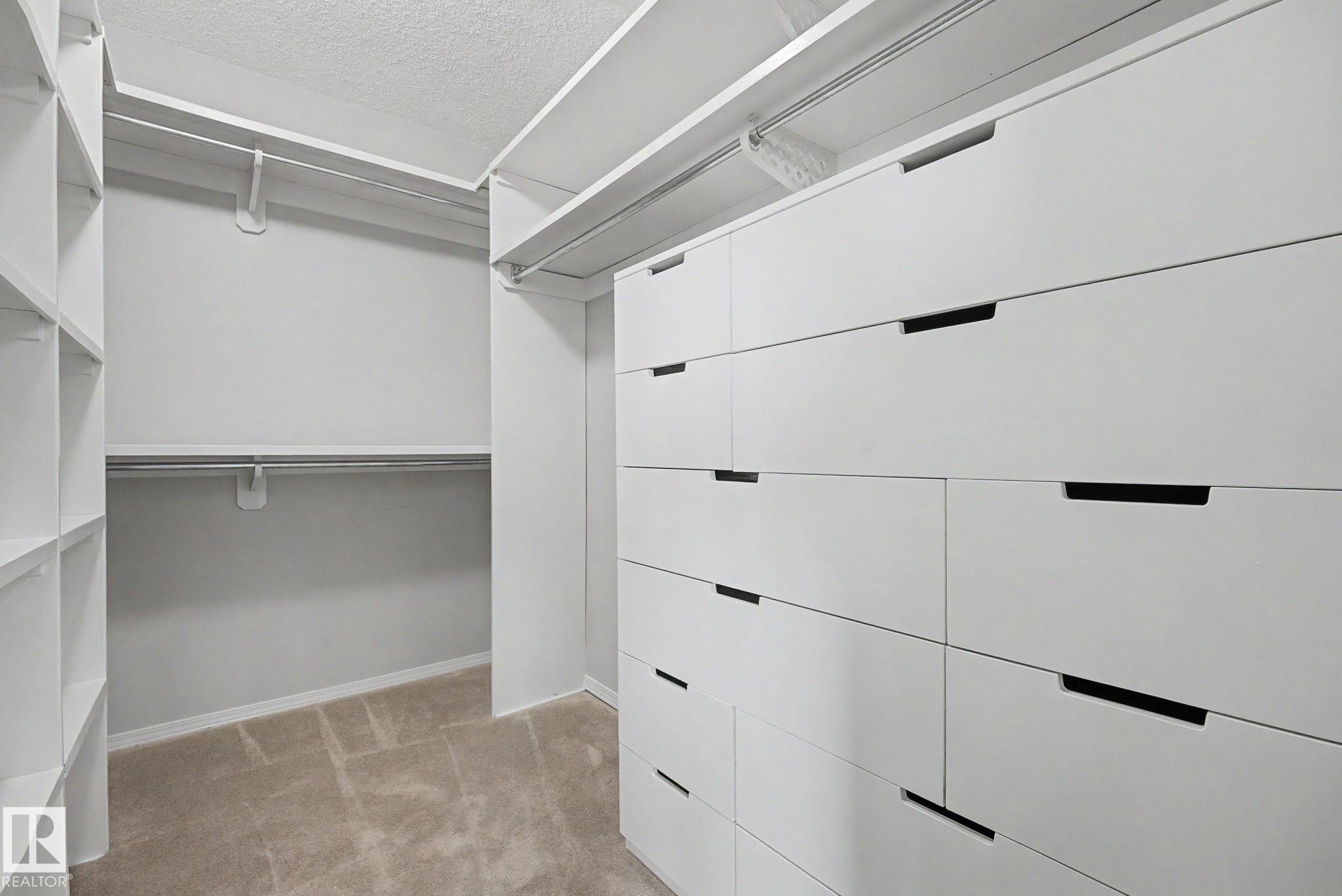 #7 10 Devon Cl, St. Albert, AB - Indoor With Storage