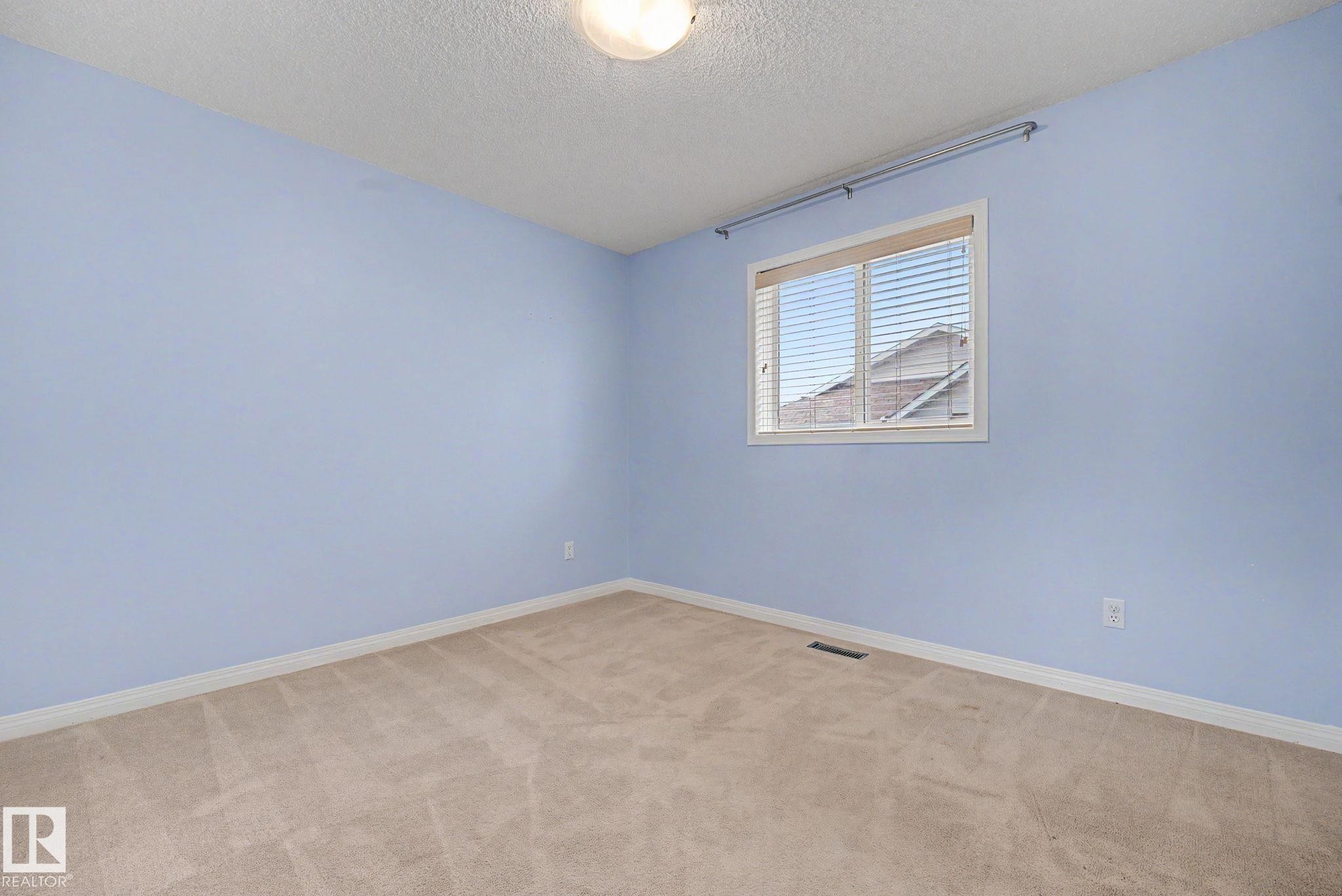 #7 10 Devon Cl, St. Albert, AB - Indoor Photo Showing Other Room