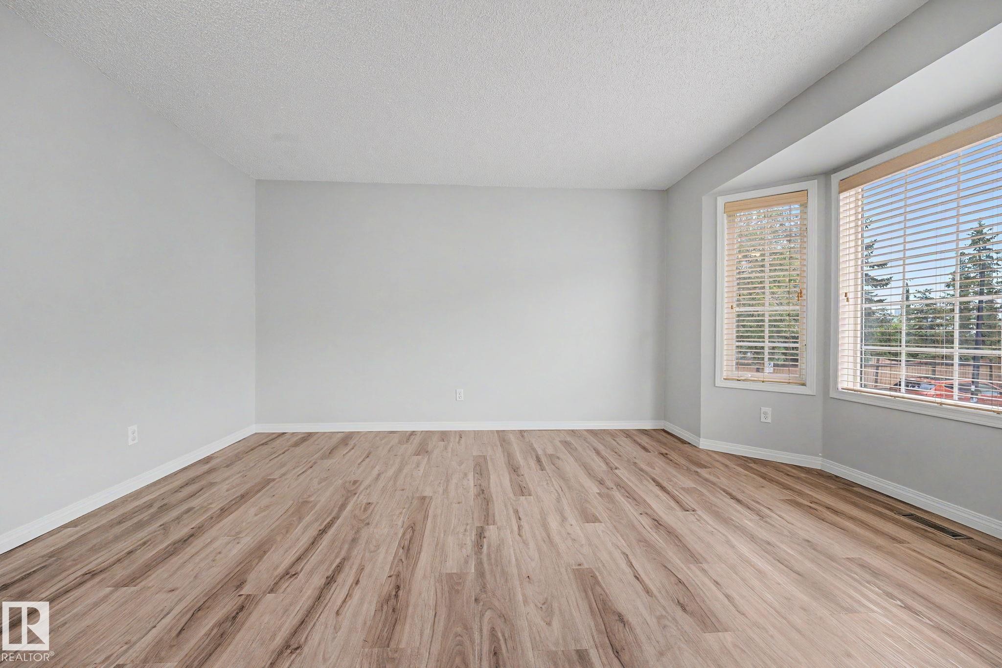 #7 10 Devon Cl, St. Albert, AB - Indoor Photo Showing Other Room