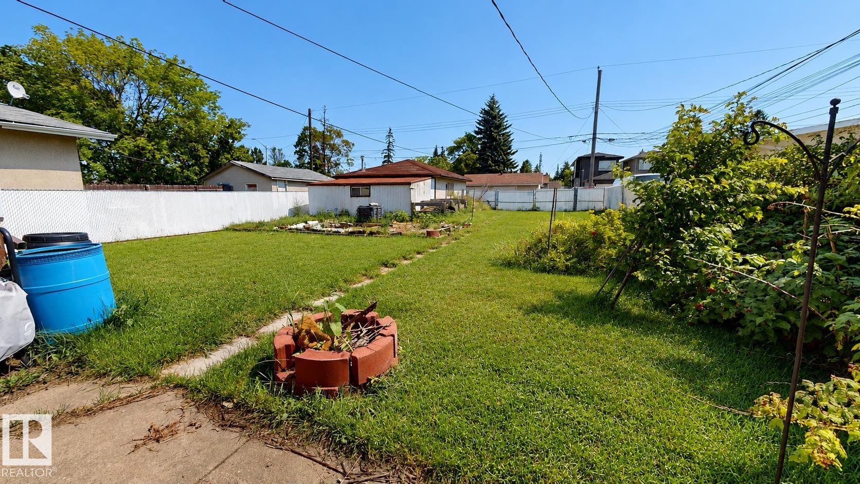 10661 152 Street Nw, Edmonton, AB - Outdoor With Backyard