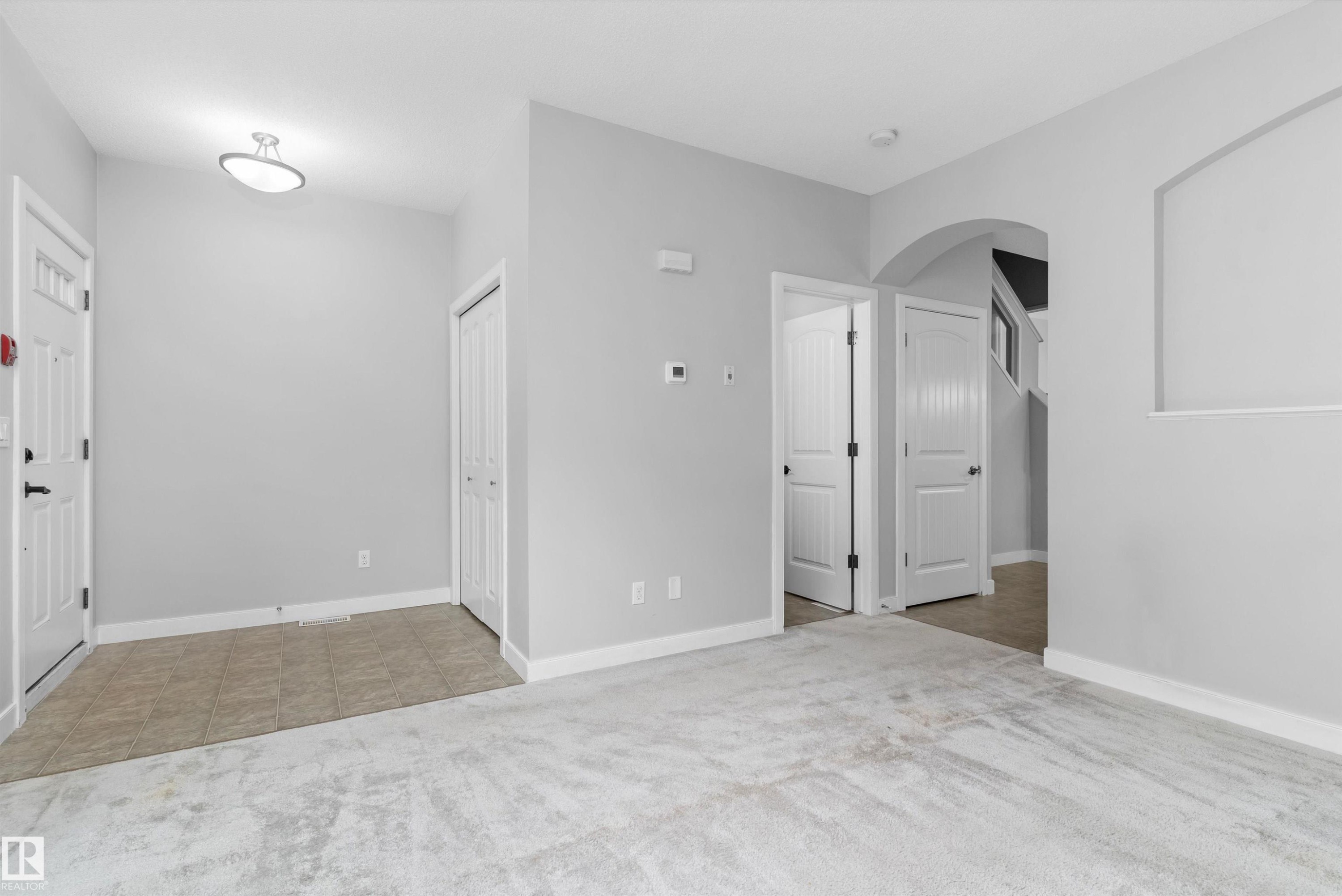 #7 13825 155 Av Nw, Edmonton, AB - Indoor Photo Showing Other Room