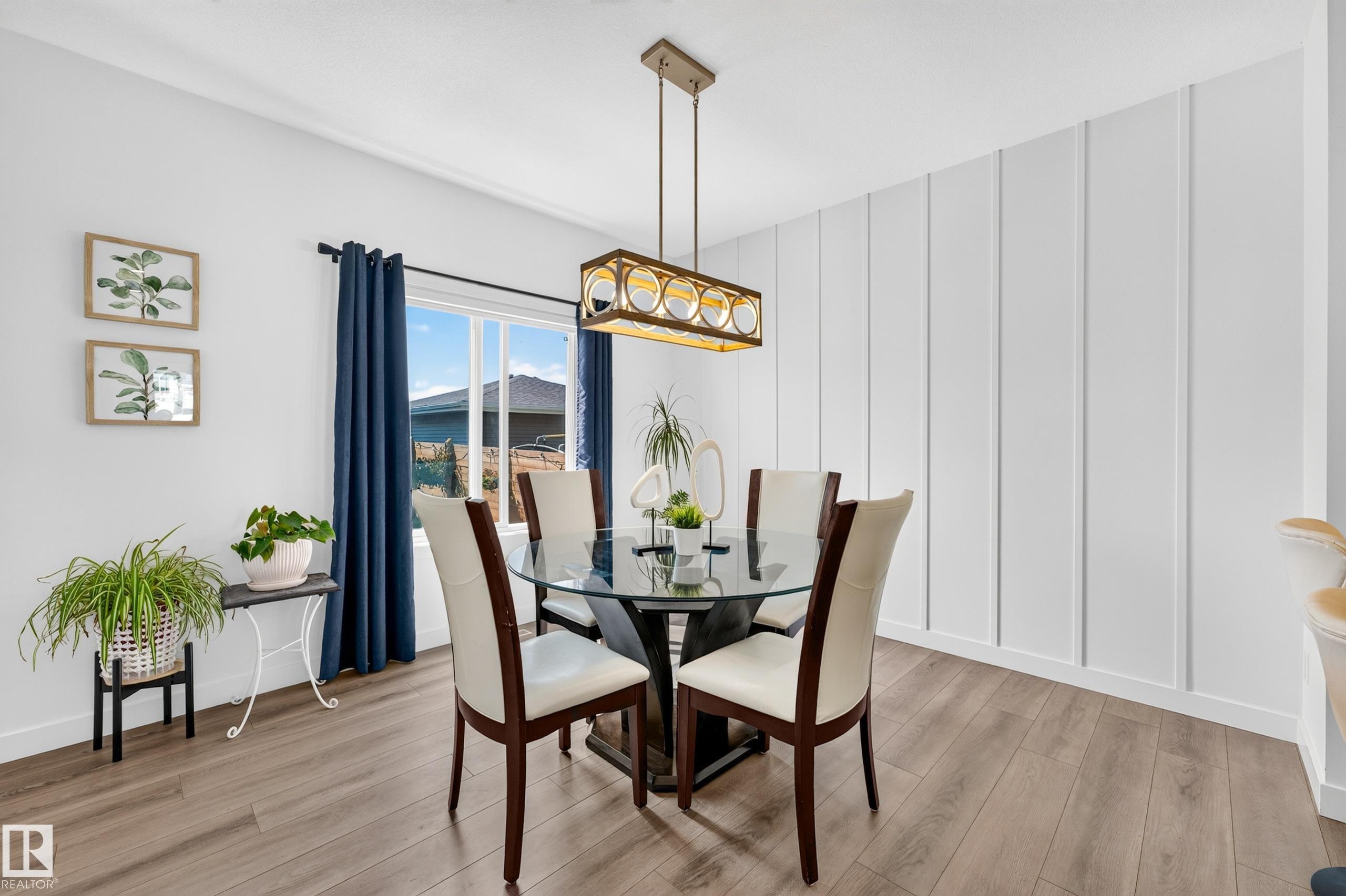 350 Jensen Lakes Boulevard, St. Albert, AB - Indoor Photo Showing Dining Room