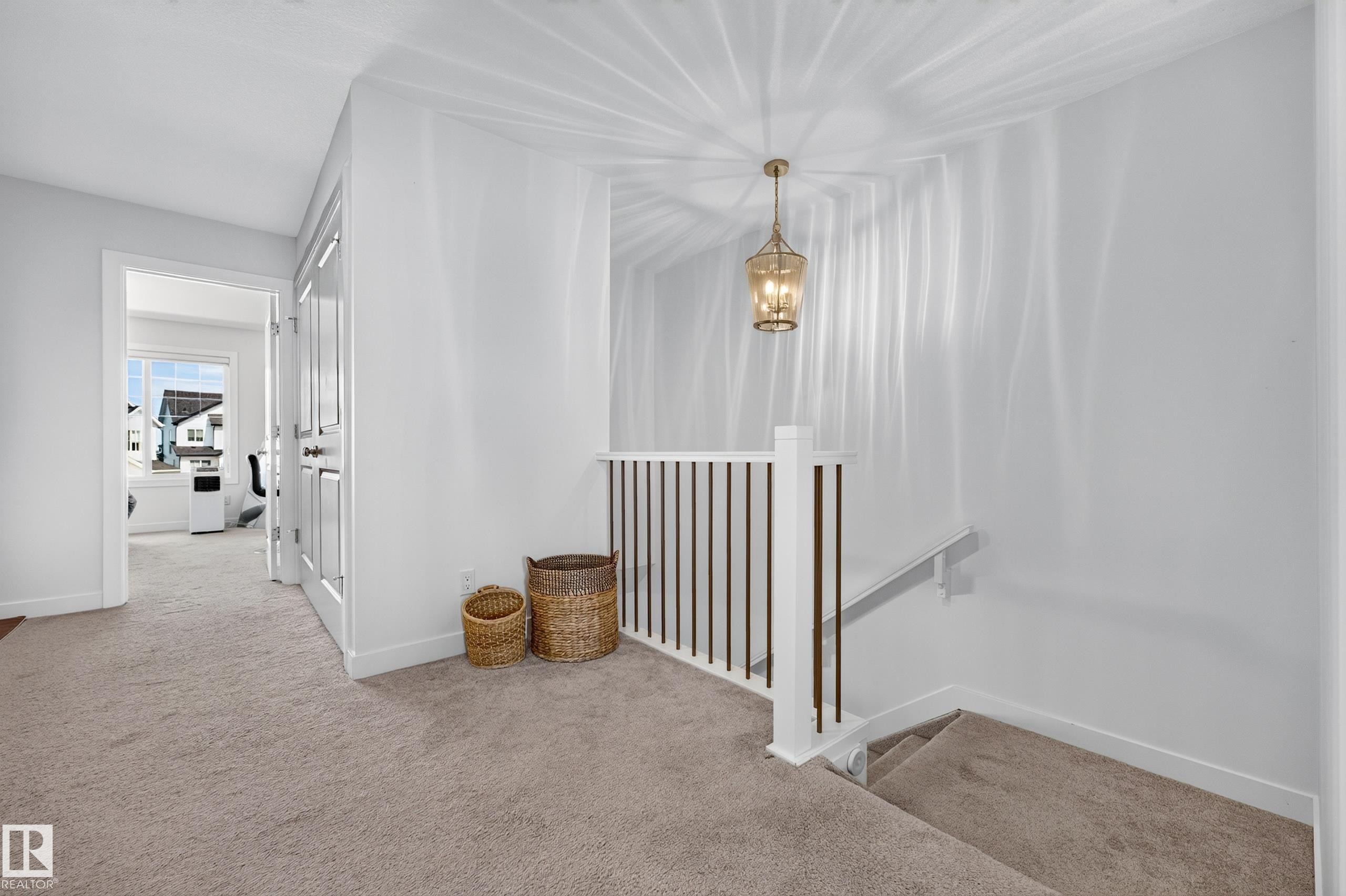 350 Jensen Lakes Boulevard, St. Albert, AB - Indoor Photo Showing Other Room