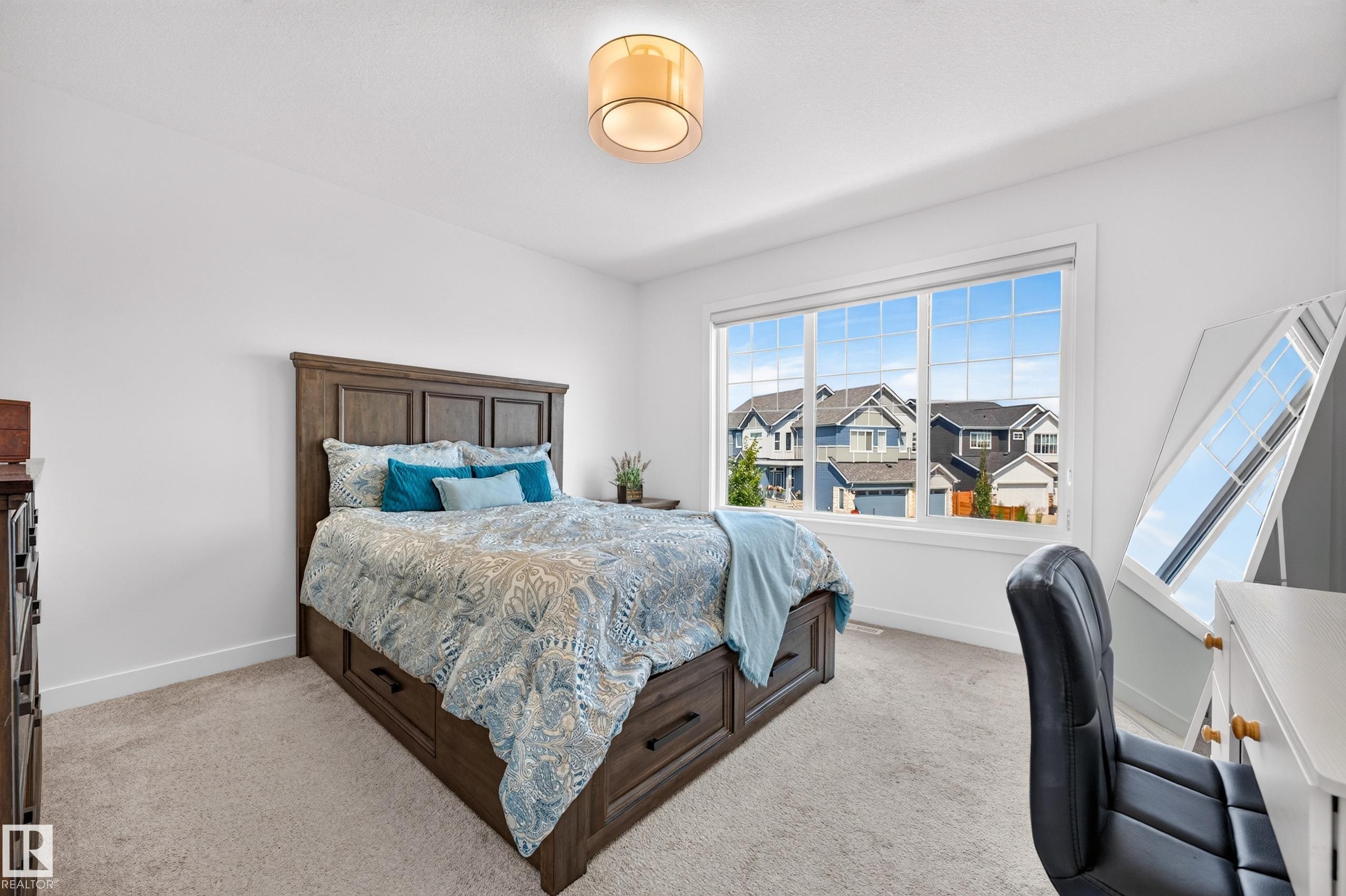 350 Jensen Lakes Boulevard, St. Albert, AB - Indoor Photo Showing Bedroom