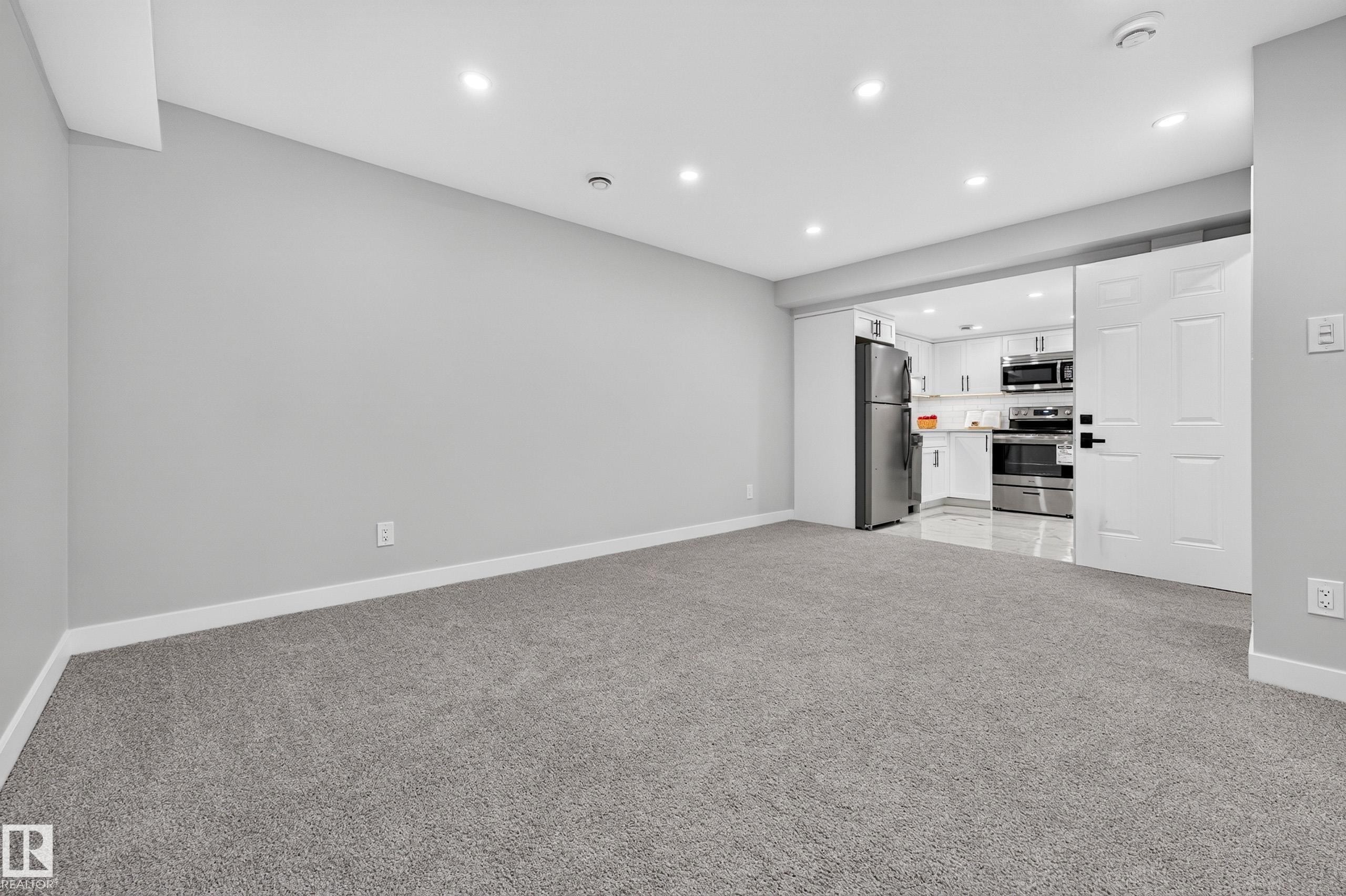 350 Jensen Lakes Boulevard, St. Albert, AB - Indoor Photo Showing Other Room