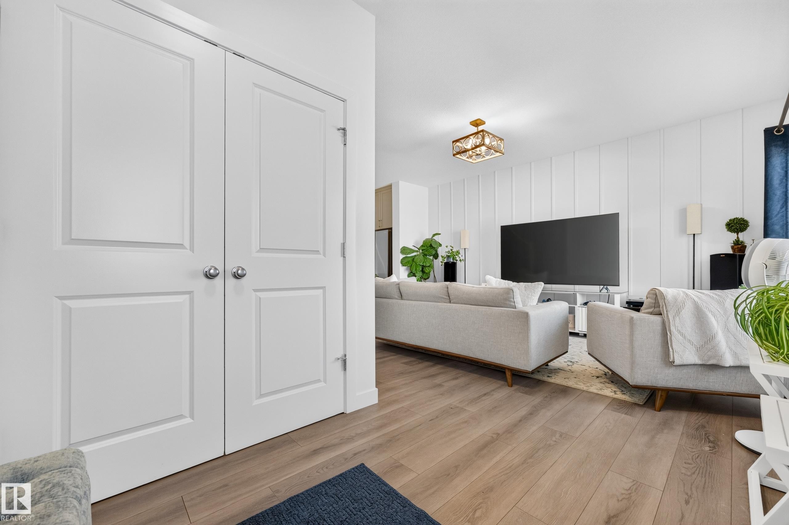 350 Jensen Lakes Boulevard, St. Albert, AB - Indoor