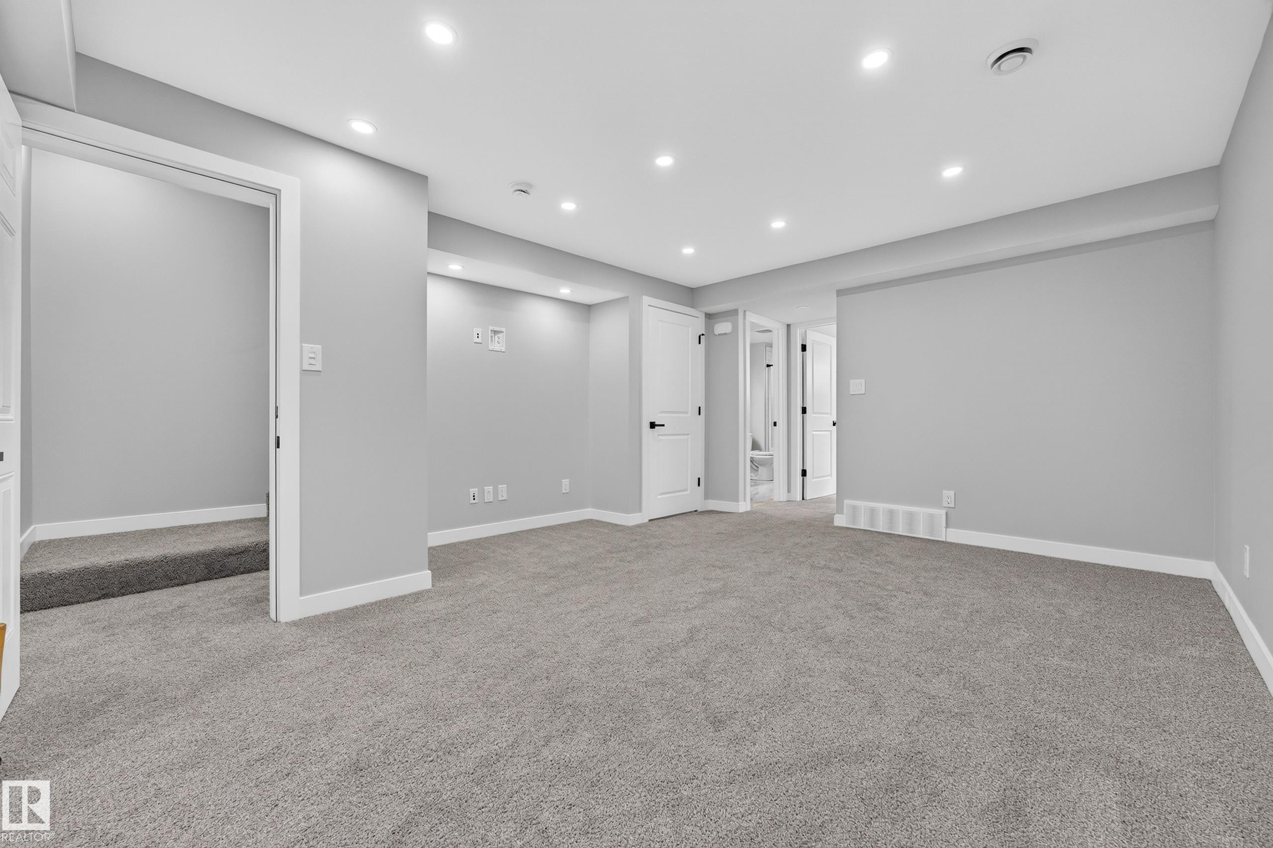 350 Jensen Lakes Boulevard, St. Albert, AB - Indoor Photo Showing Other Room