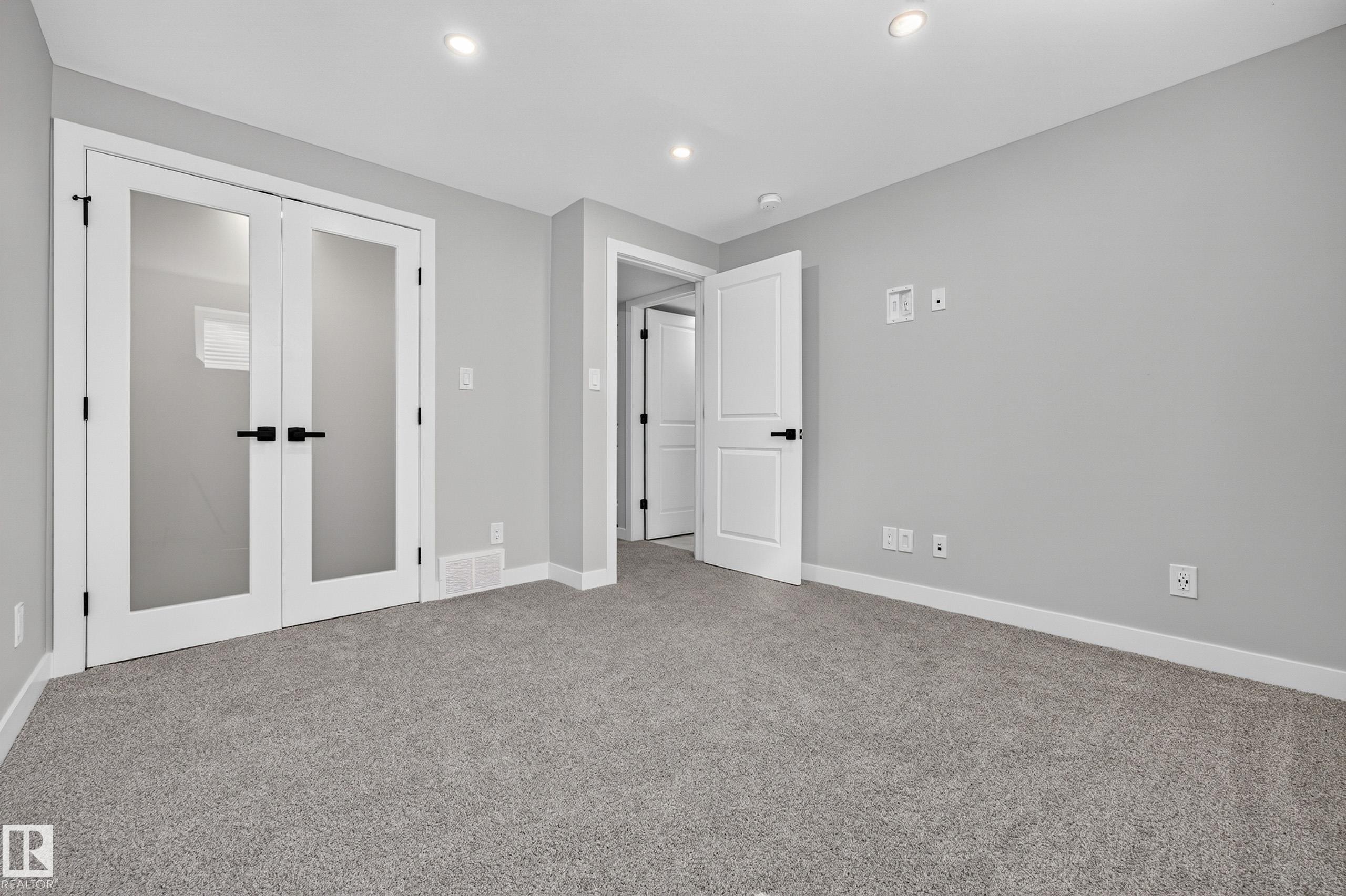 350 Jensen Lakes Boulevard, St. Albert, AB - Indoor Photo Showing Other Room
