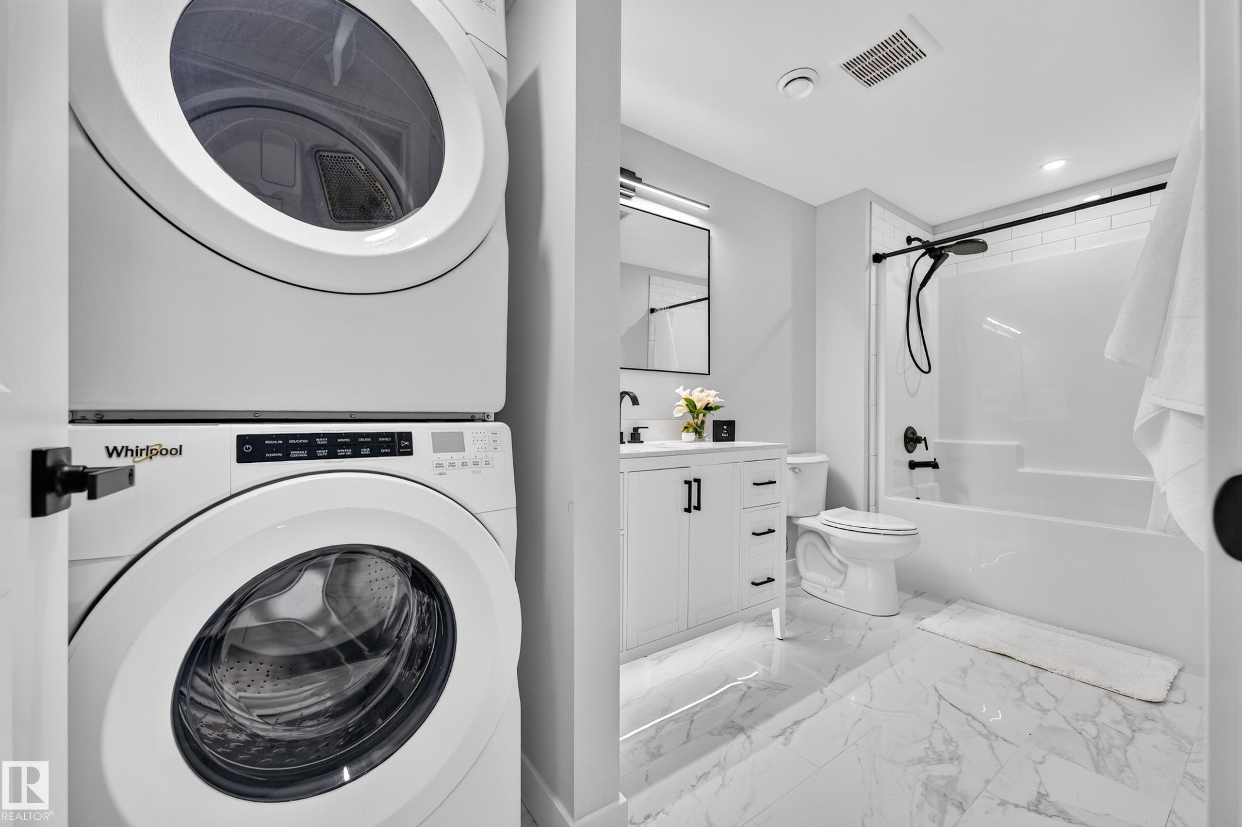 350 Jensen Lakes Boulevard, St. Albert, AB - Indoor Photo Showing Laundry Room