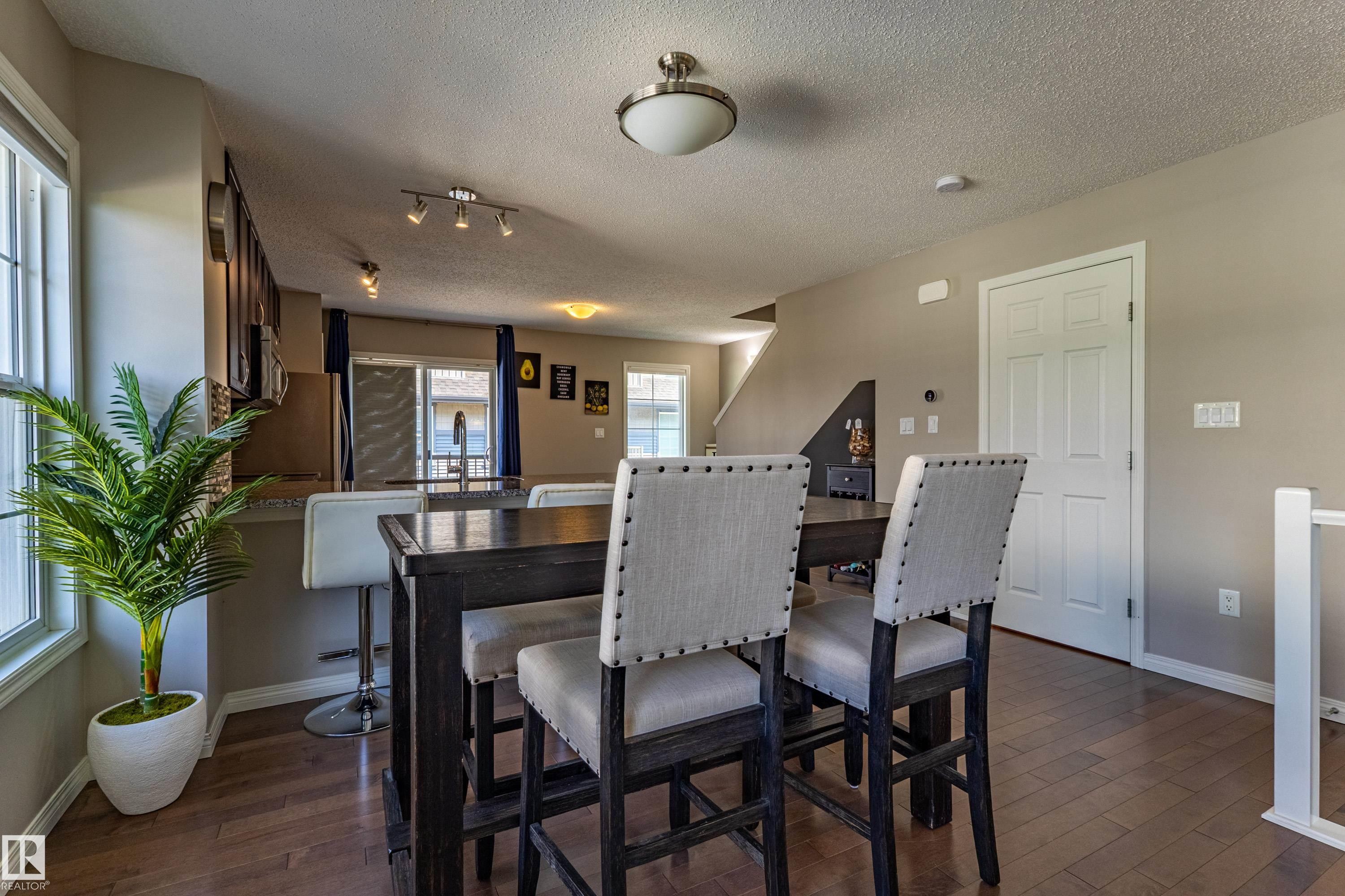 #54 4029 Orchards Dr Sw, Edmonton, AB - Indoor Photo Showing Dining Room