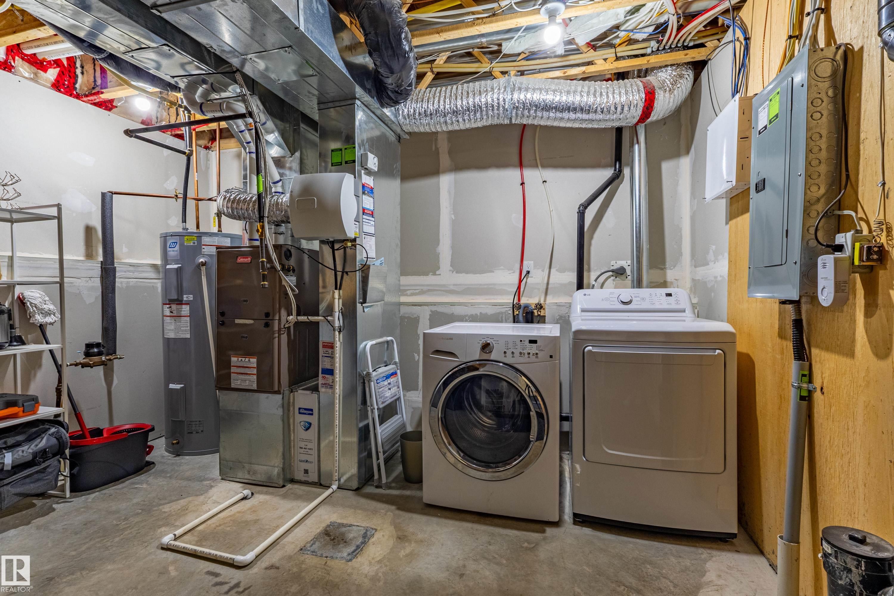 #54 4029 Orchards Dr Sw, Edmonton, AB - Indoor Photo Showing Laundry Room