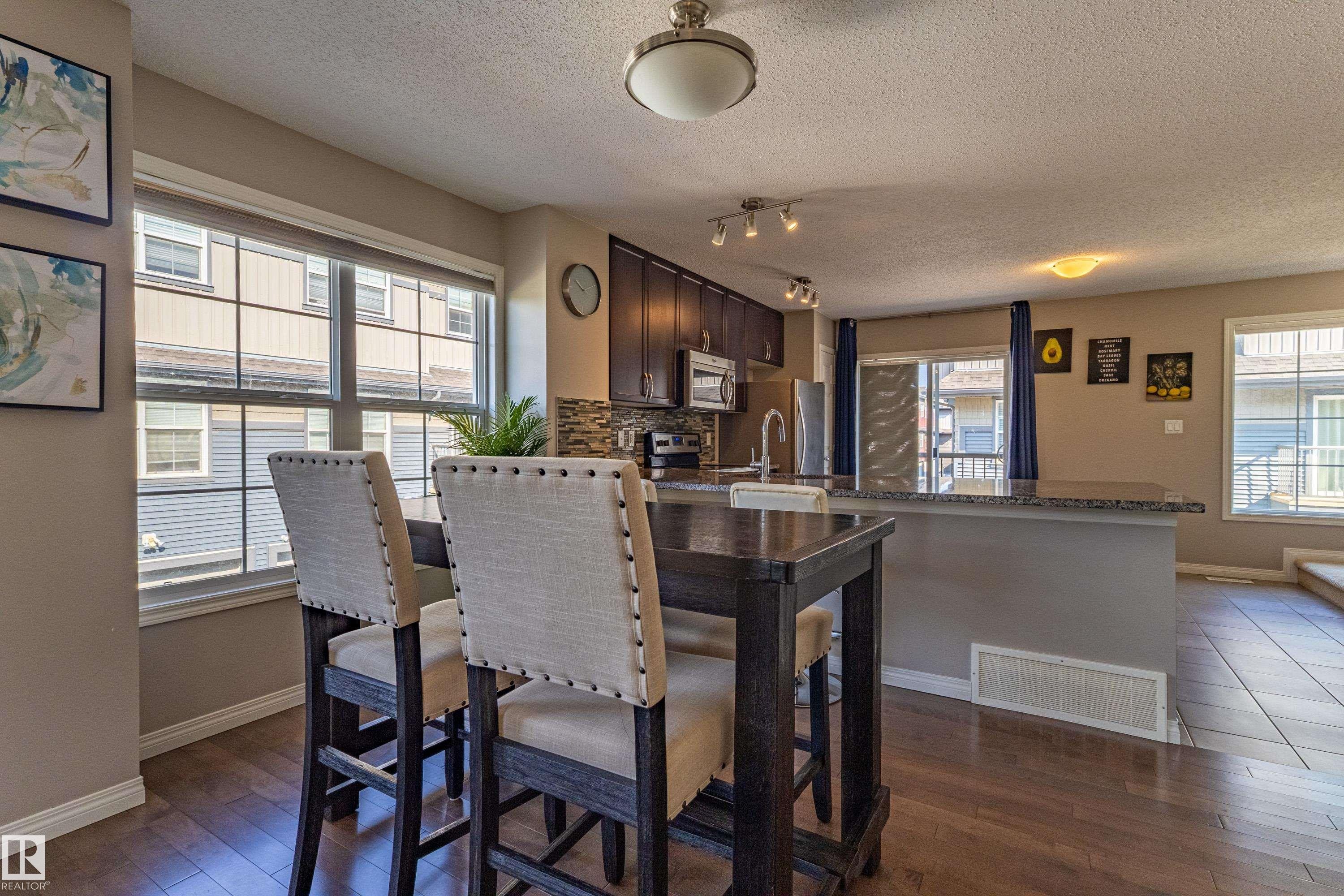 #54 4029 Orchards Dr Sw, Edmonton, AB - Indoor Photo Showing Dining Room