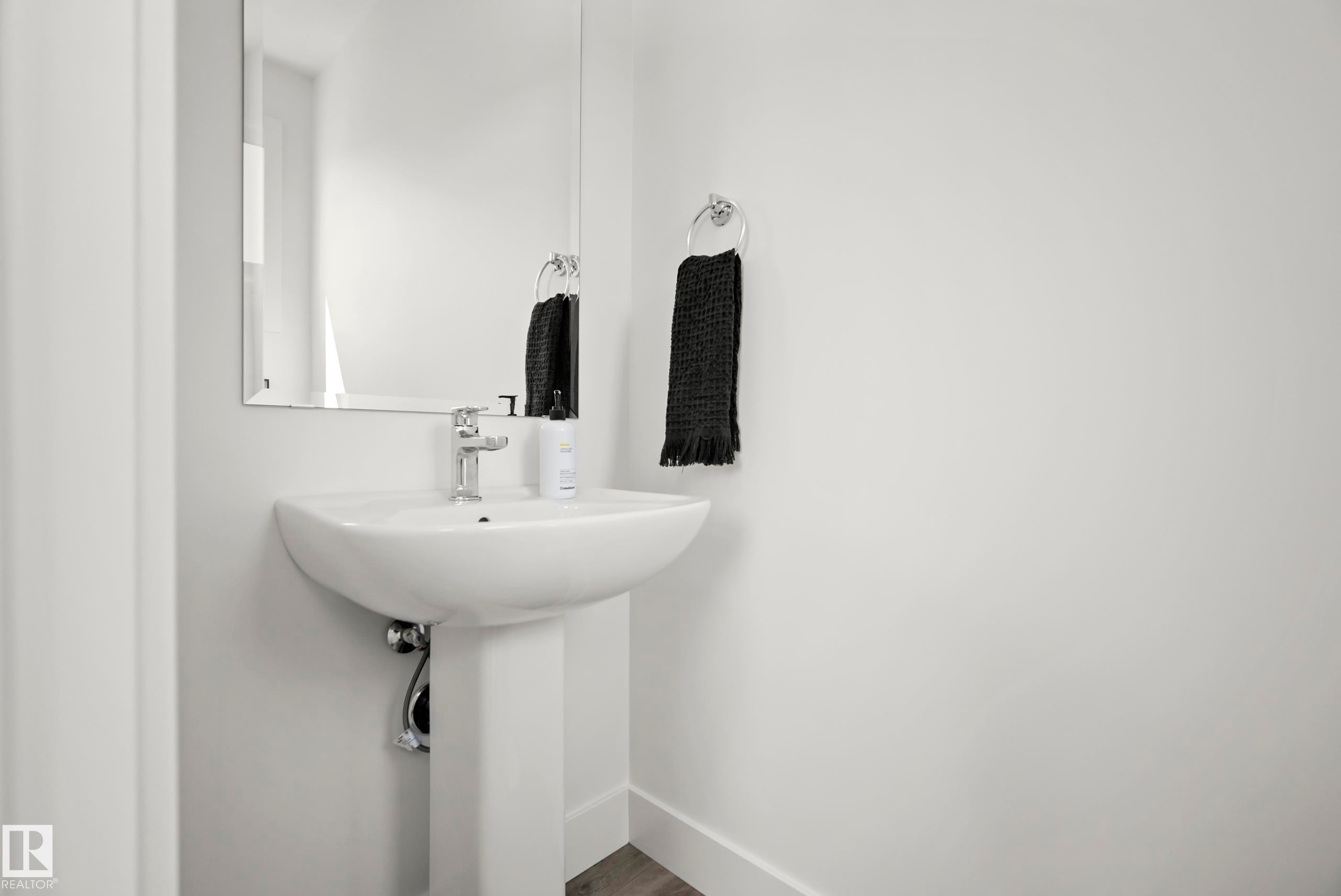 175 Kinglet Boulevard Nw, Edmonton, AB - Indoor Photo Showing Bathroom