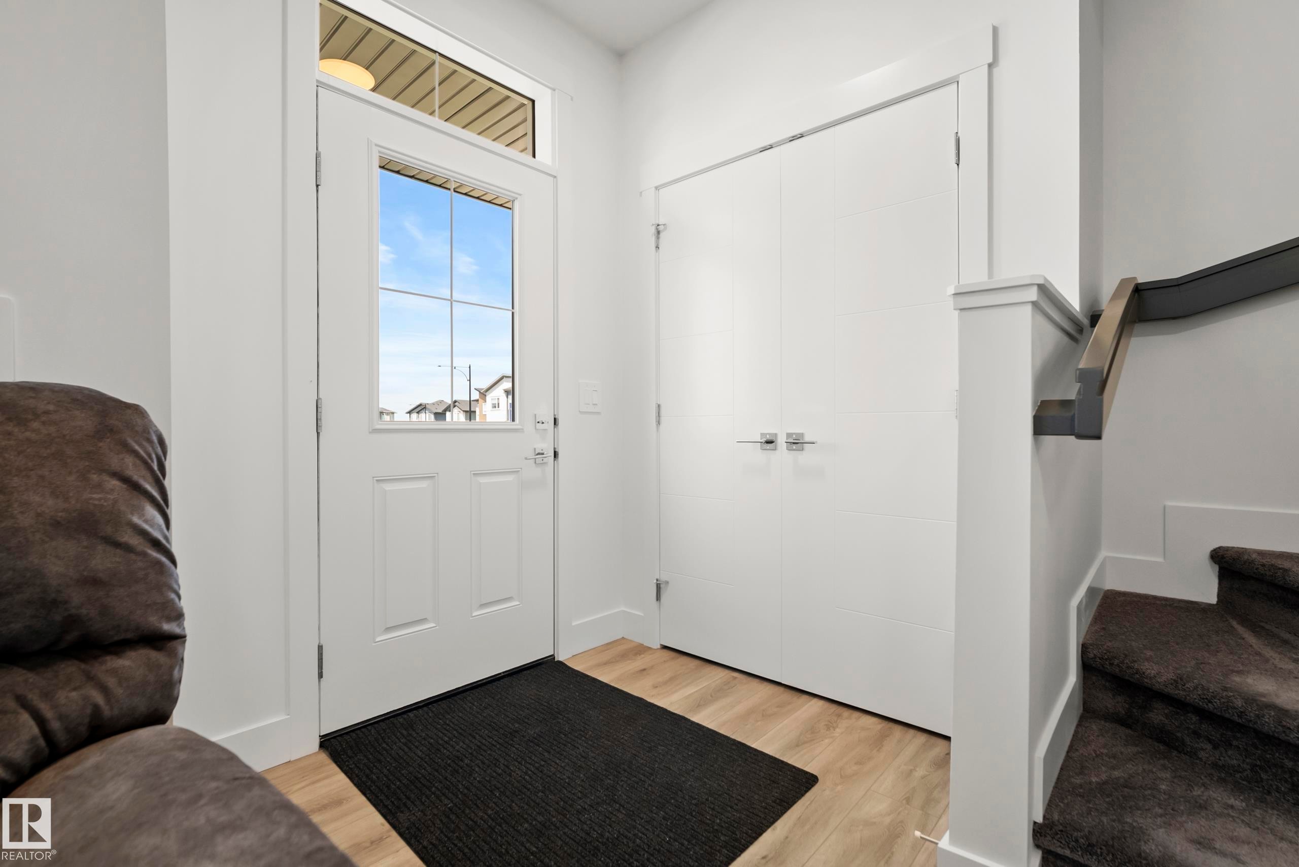 175 Kinglet Boulevard Nw, Edmonton, AB - Indoor Photo Showing Other Room