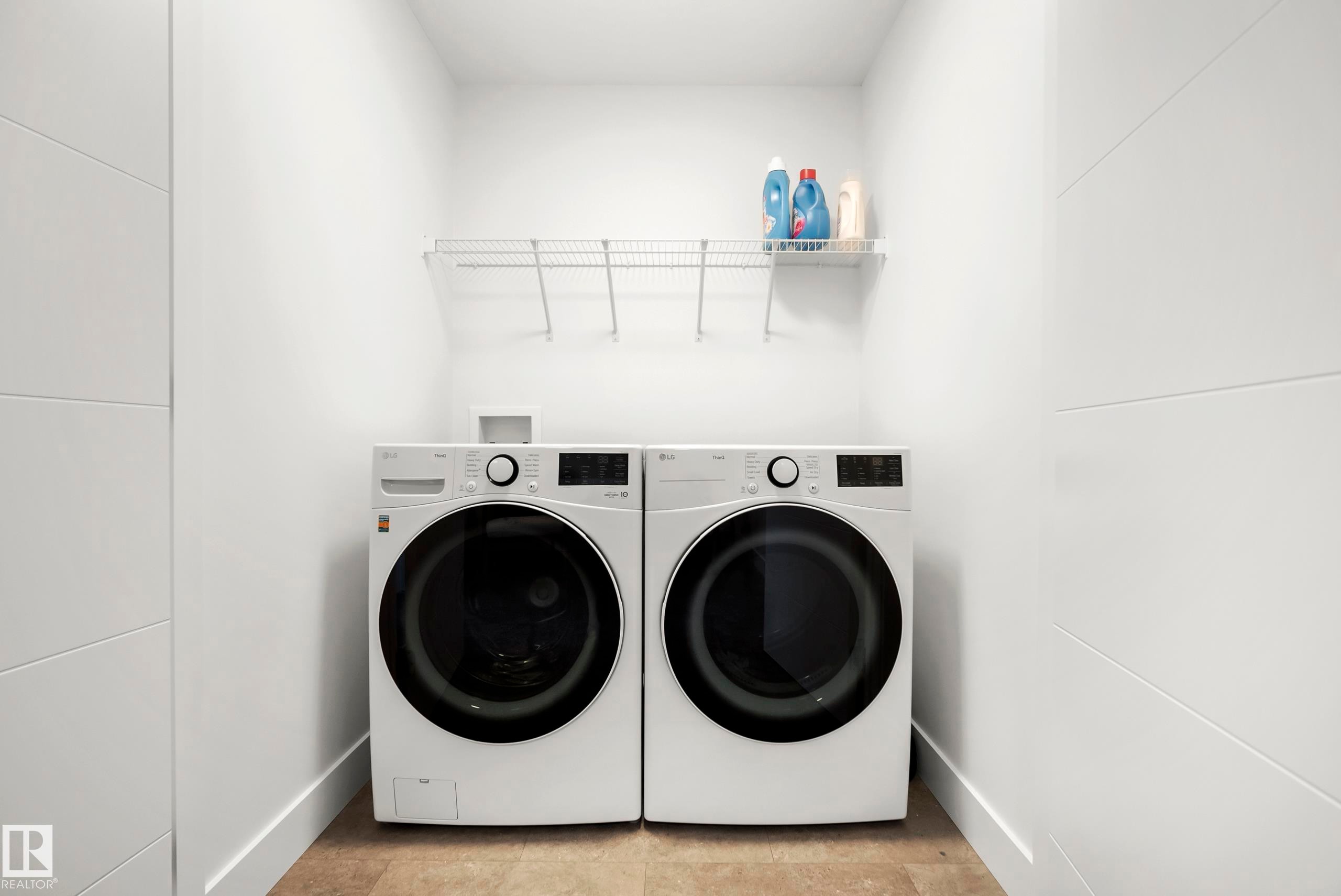 175 Kinglet Boulevard Nw, Edmonton, AB - Indoor Photo Showing Laundry Room