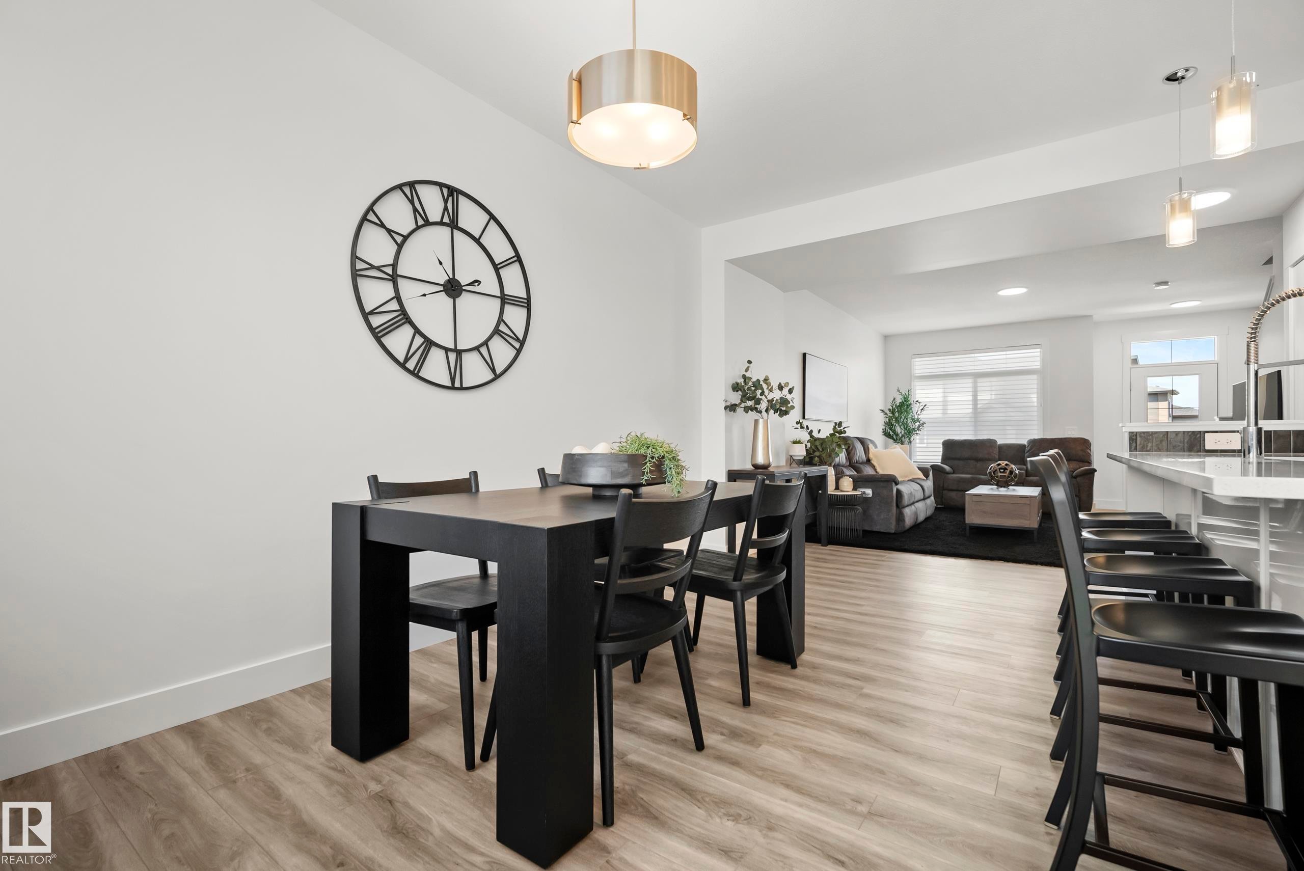175 Kinglet Boulevard Nw, Edmonton, AB - Indoor Photo Showing Dining Room