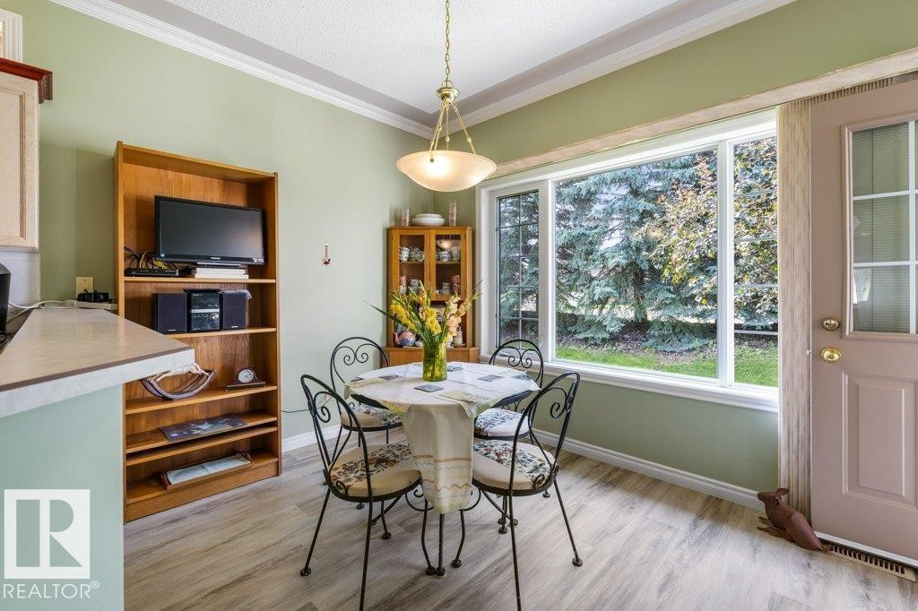 #27 170 Kingswood Bv, St. Albert, AB - Indoor Photo Showing Dining Room