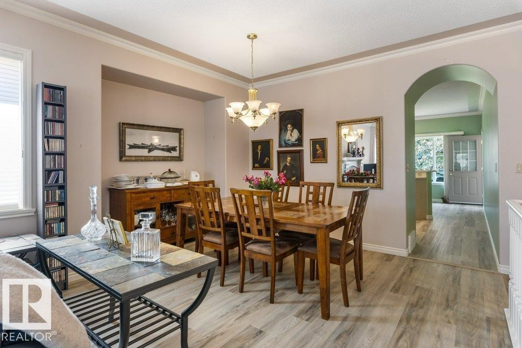 #27 170 Kingswood Bv, St. Albert, AB - Indoor Photo Showing Dining Room