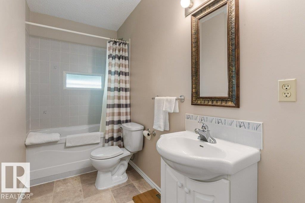 #27 170 Kingswood Bv, St. Albert, AB - Indoor Photo Showing Bathroom