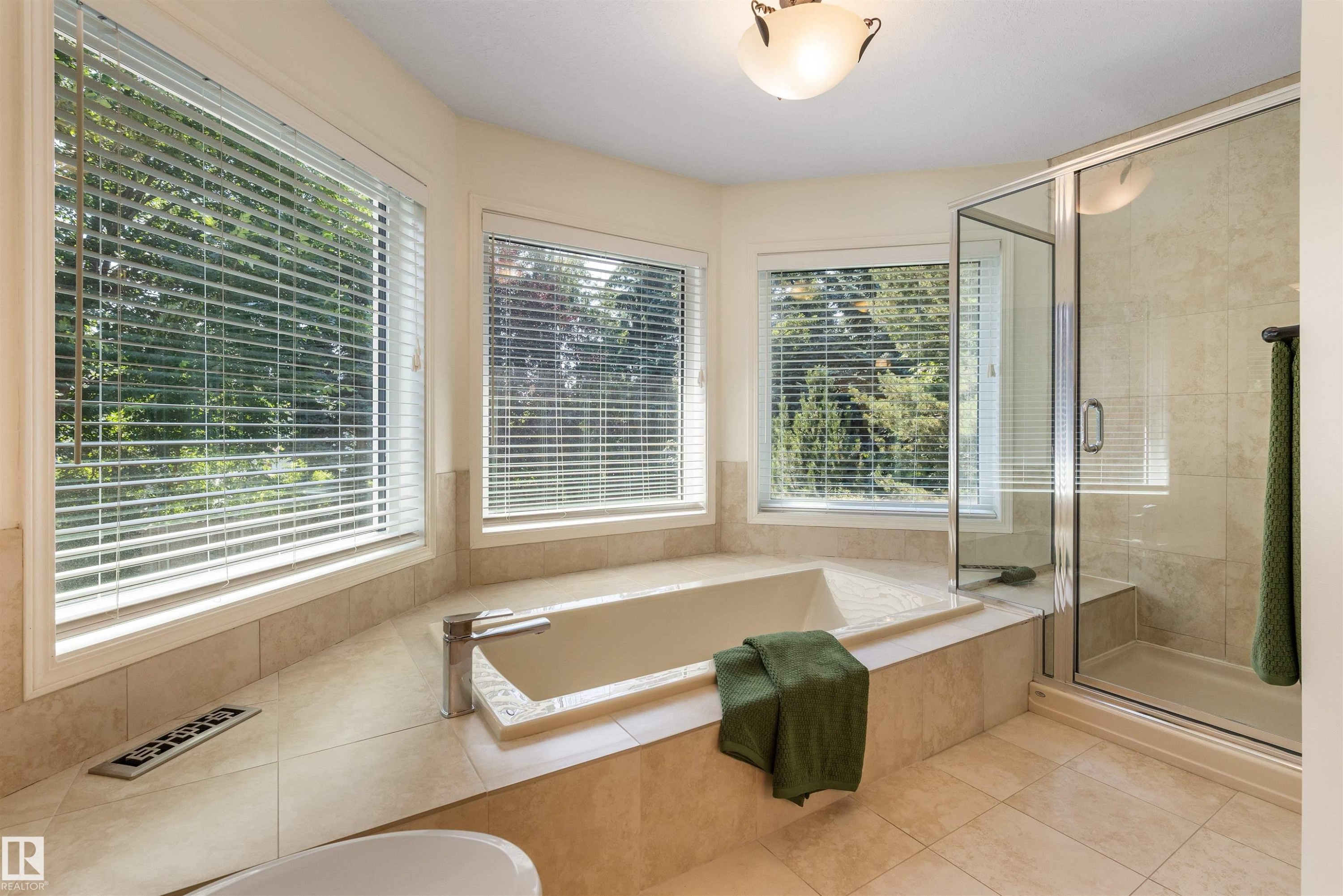 26 Eastbourne Close, St. Albert, AB - Indoor Photo Showing Bathroom