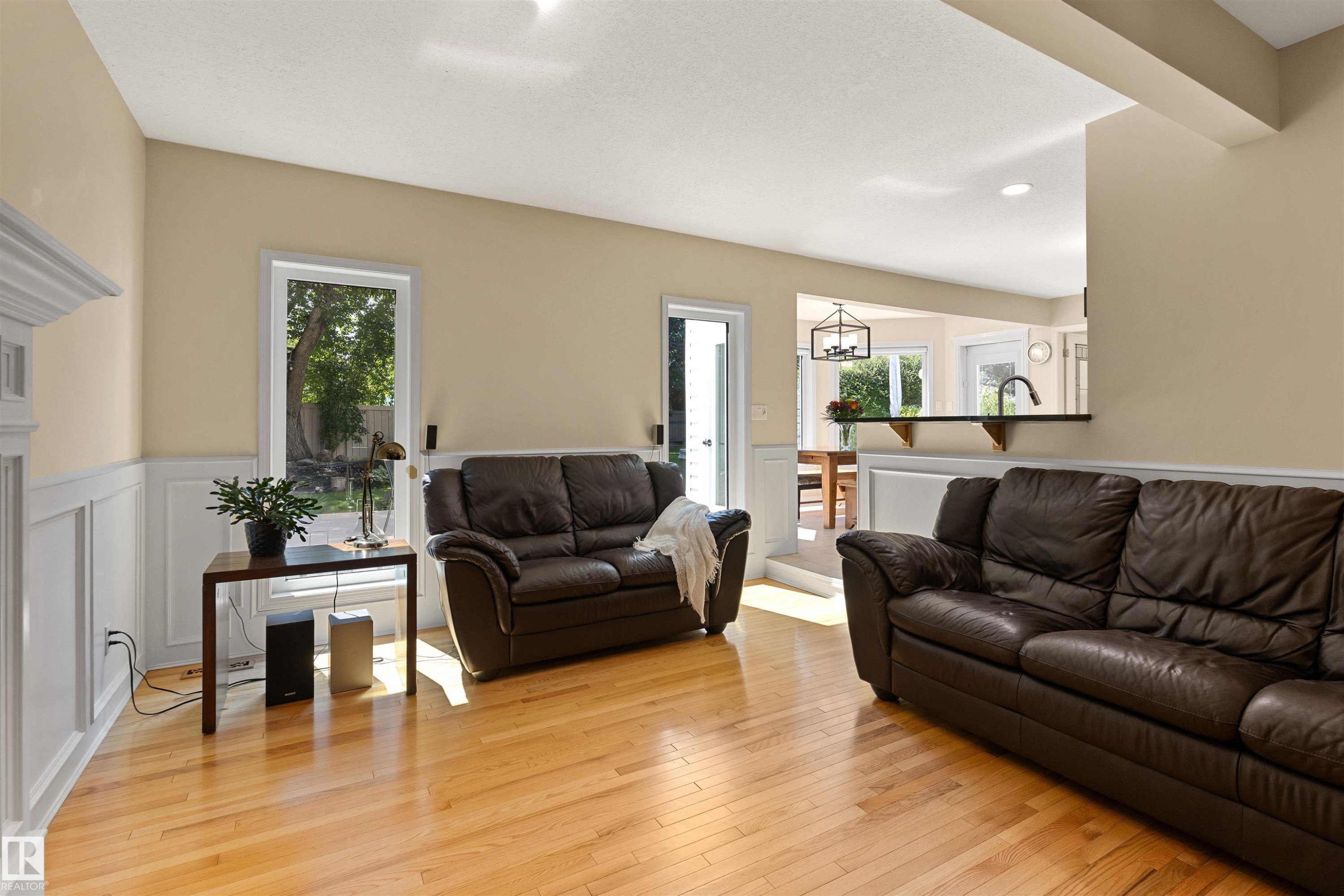 26 Eastbourne Close, St. Albert, AB - Indoor Photo Showing Living Room