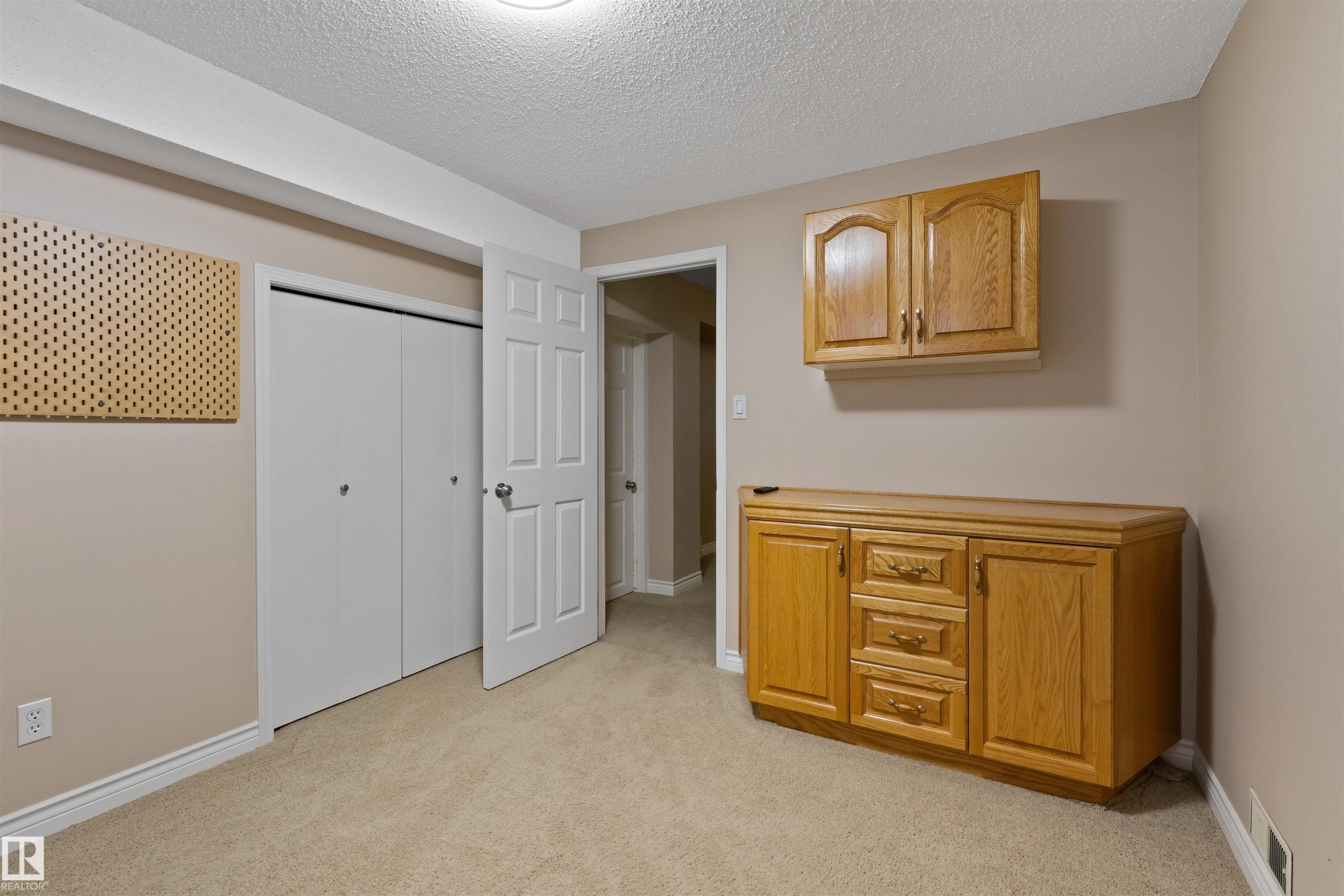 26 Eastbourne Close, St. Albert, AB - Indoor Photo Showing Other Room
