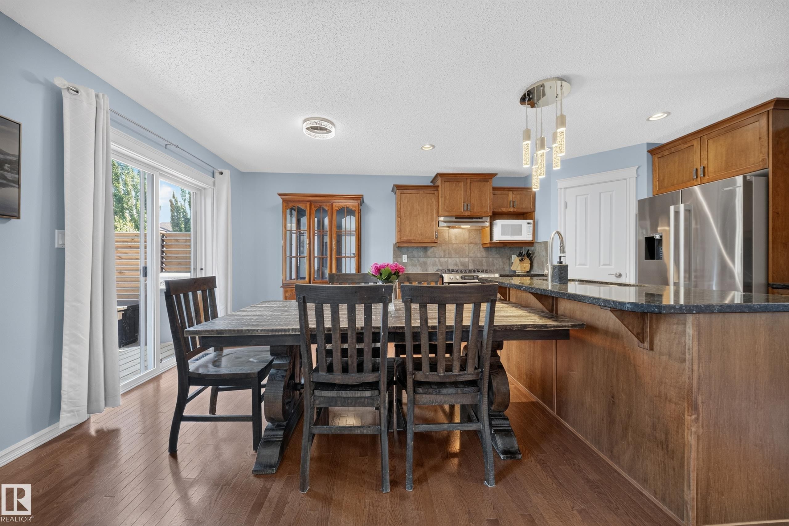 90 Rue Montalet, Beaumont, AB - Indoor