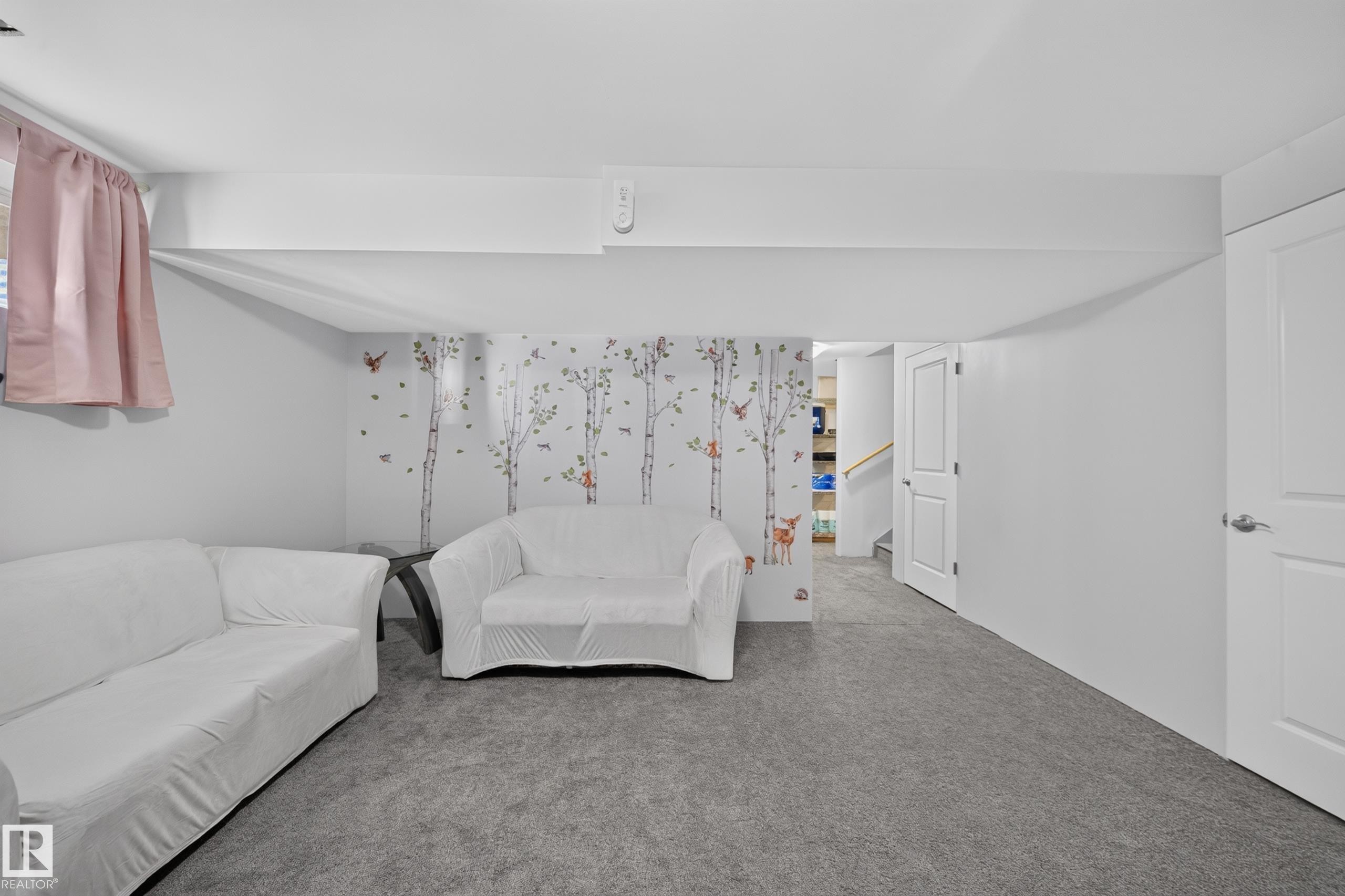90 Rue Montalet, Beaumont, AB - Indoor