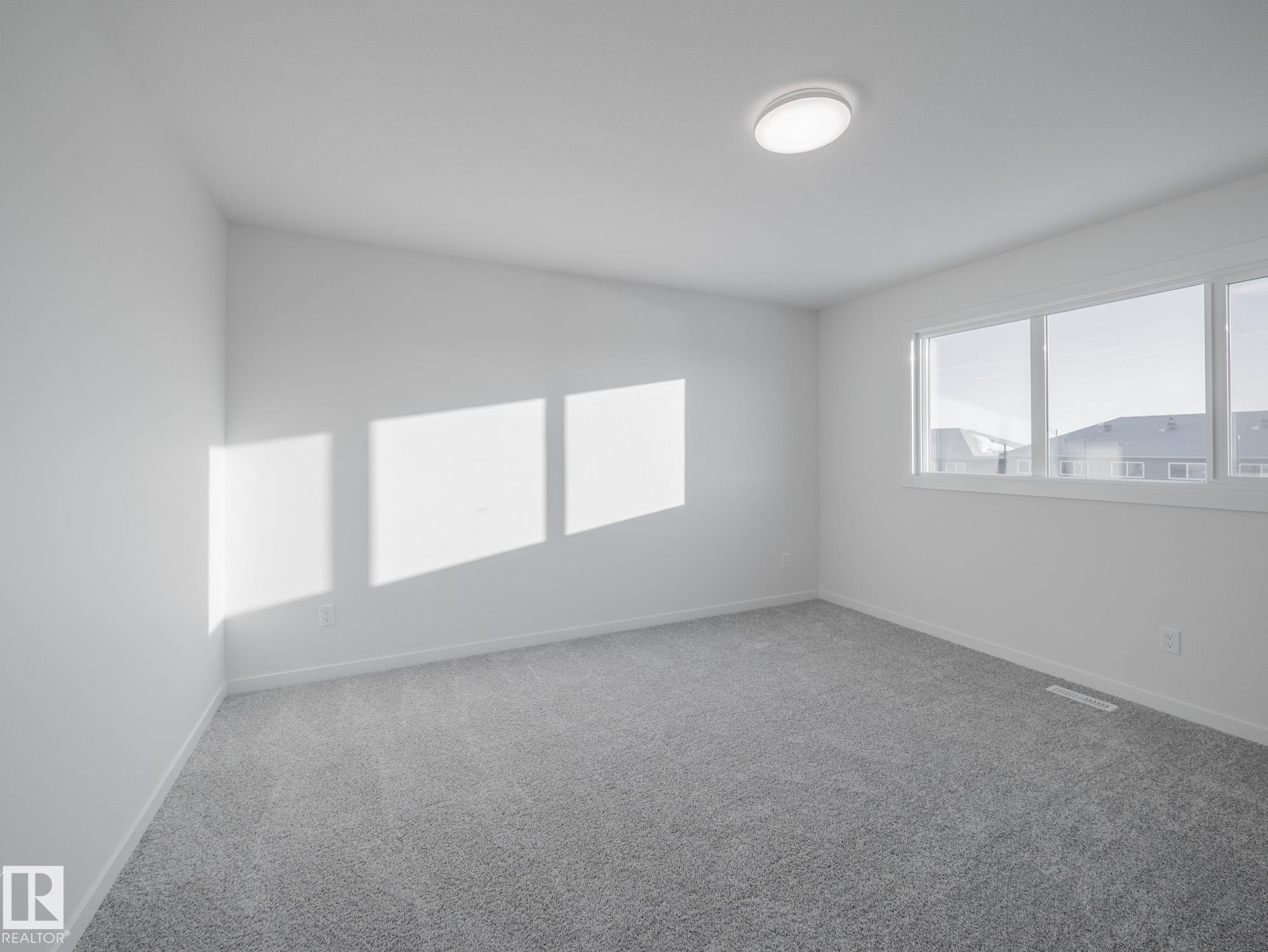 65 Rosa Crescent, St. Albert, AB - Indoor Photo Showing Other Room