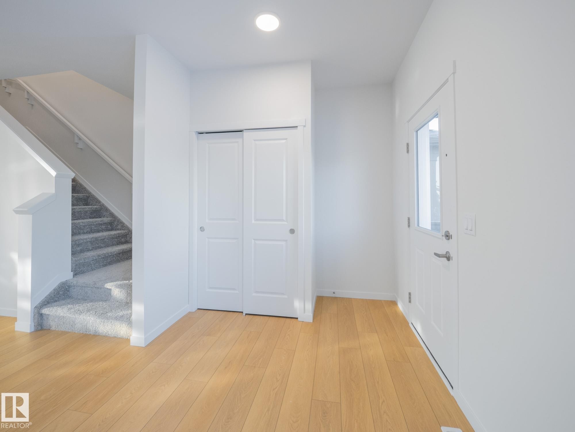 65 Rosa Crescent, St. Albert, AB - Indoor Photo Showing Other Room