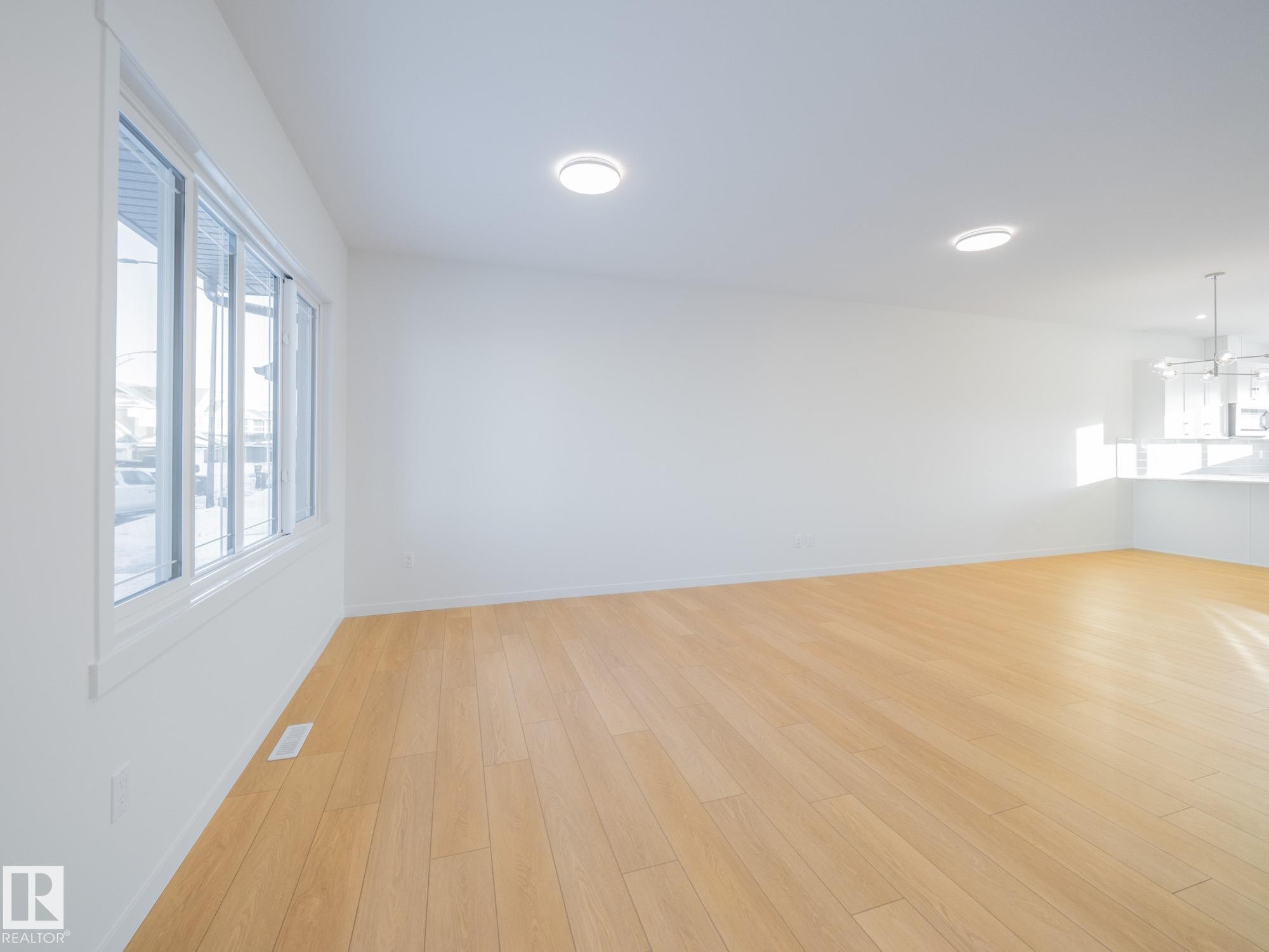 65 Rosa Crescent, St. Albert, AB - Indoor Photo Showing Other Room