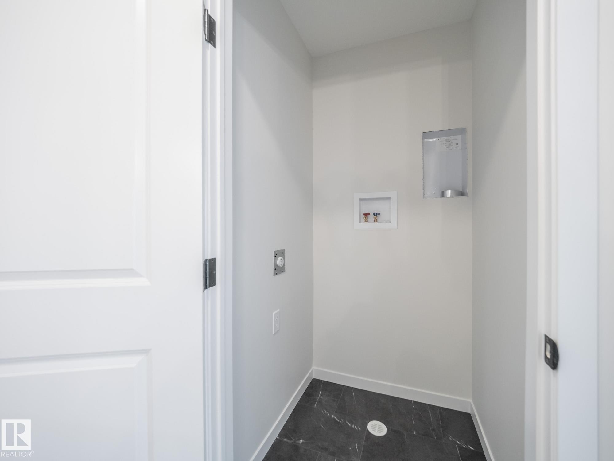 2016 194 Street Nw, Edmonton, AB - Indoor Photo Showing Other Room