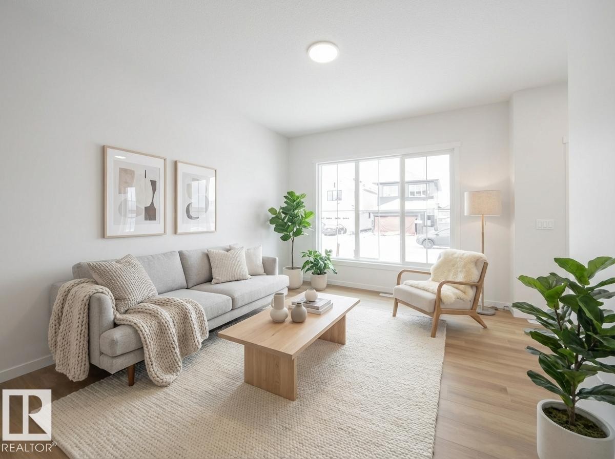 2016 194 Street Nw, Edmonton, AB - Indoor Photo Showing Living Room