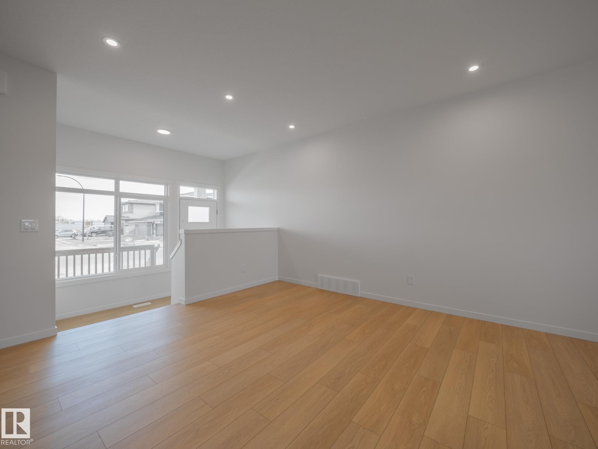 2020 194 Street Nw, Edmonton, AB - Indoor Photo Showing Other Room