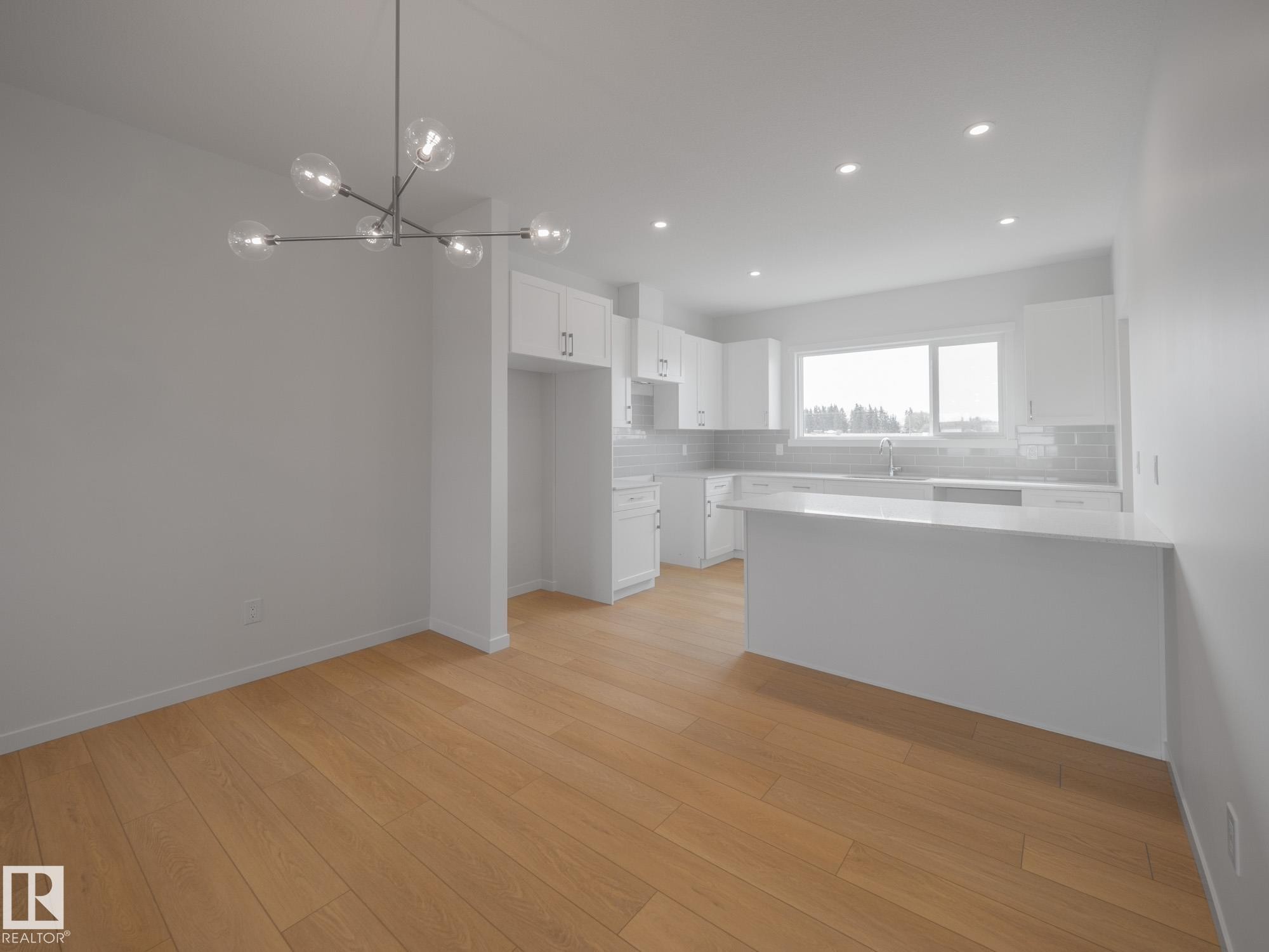 2020 194 Street Nw, Edmonton, AB - Indoor Photo Showing Kitchen